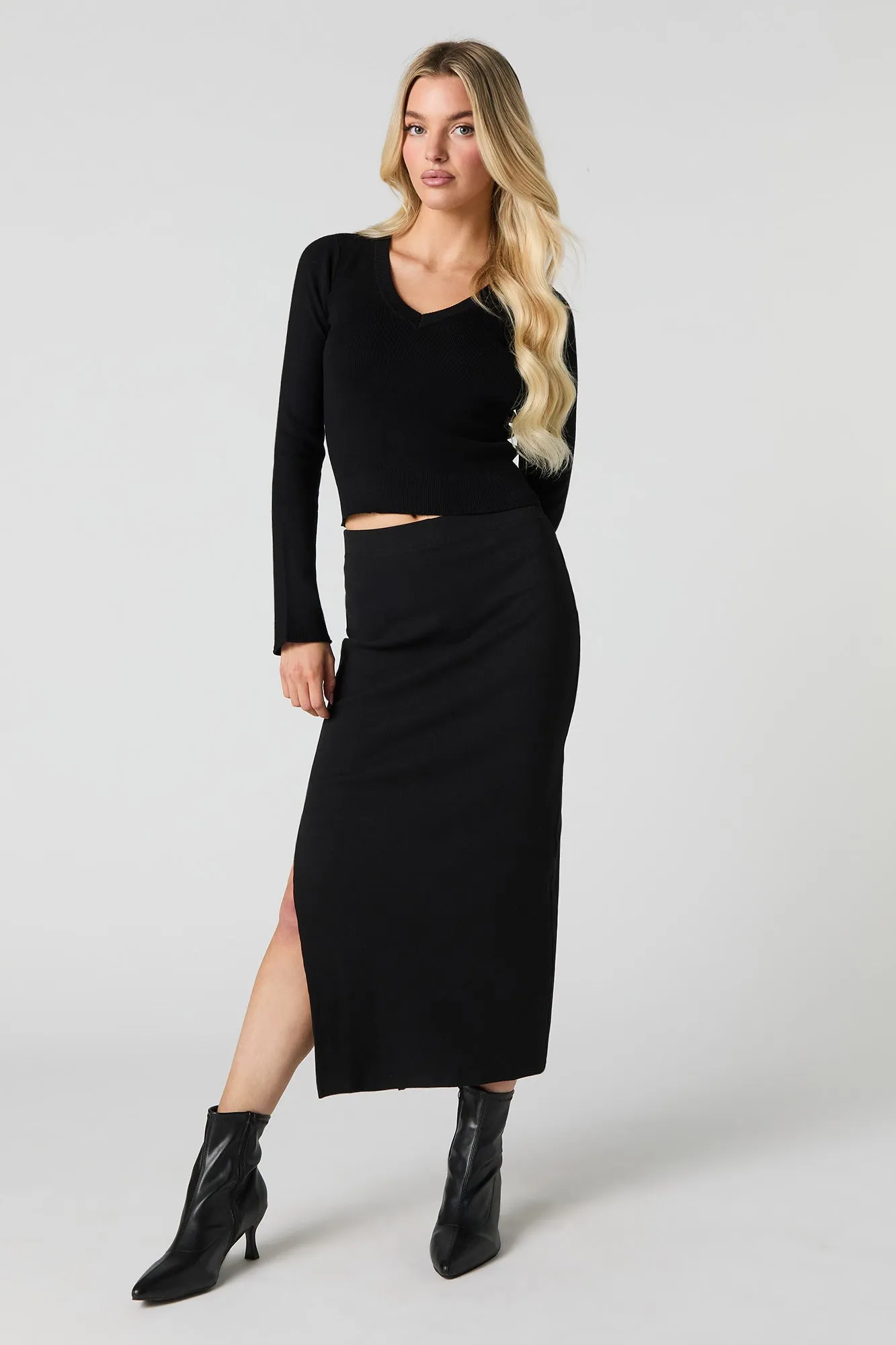 Chandail en tricot côtelé à encolure en V sold by Urban Planet product image thumbnail 4