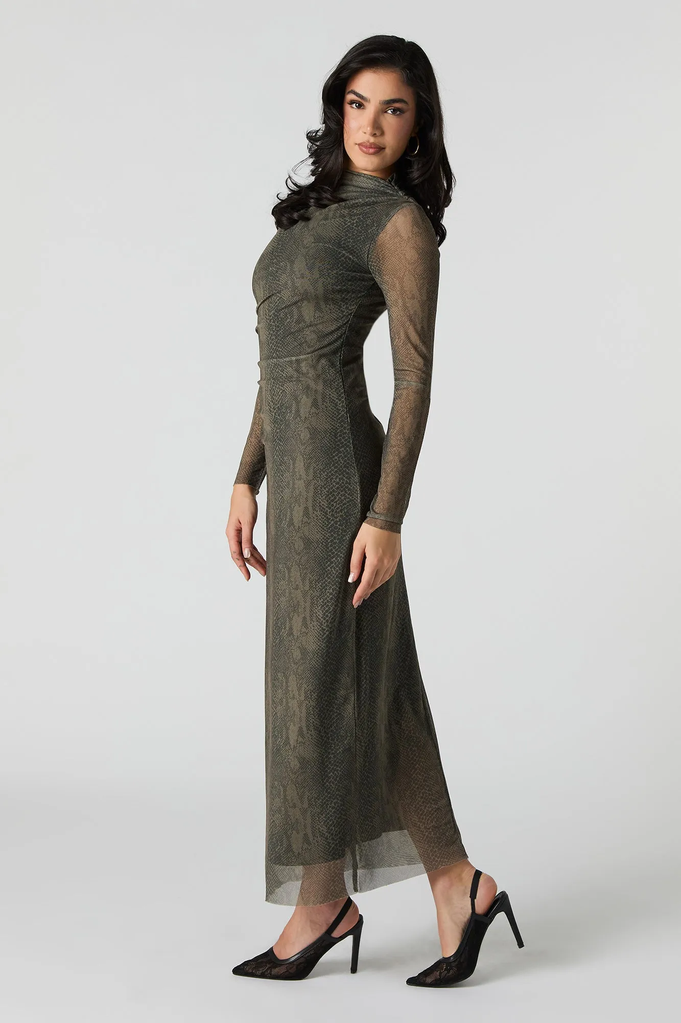 Robe-chandail imprimée avec superposition en filet sold by Urban Planet product image thumbnail 2