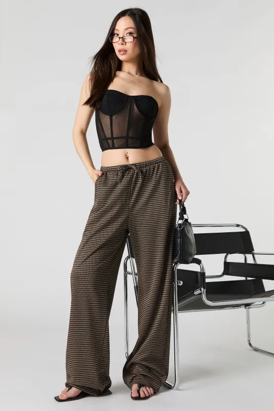 Pantalon habillé à motif pied-de-poule et jambe large sold by Urban Planet