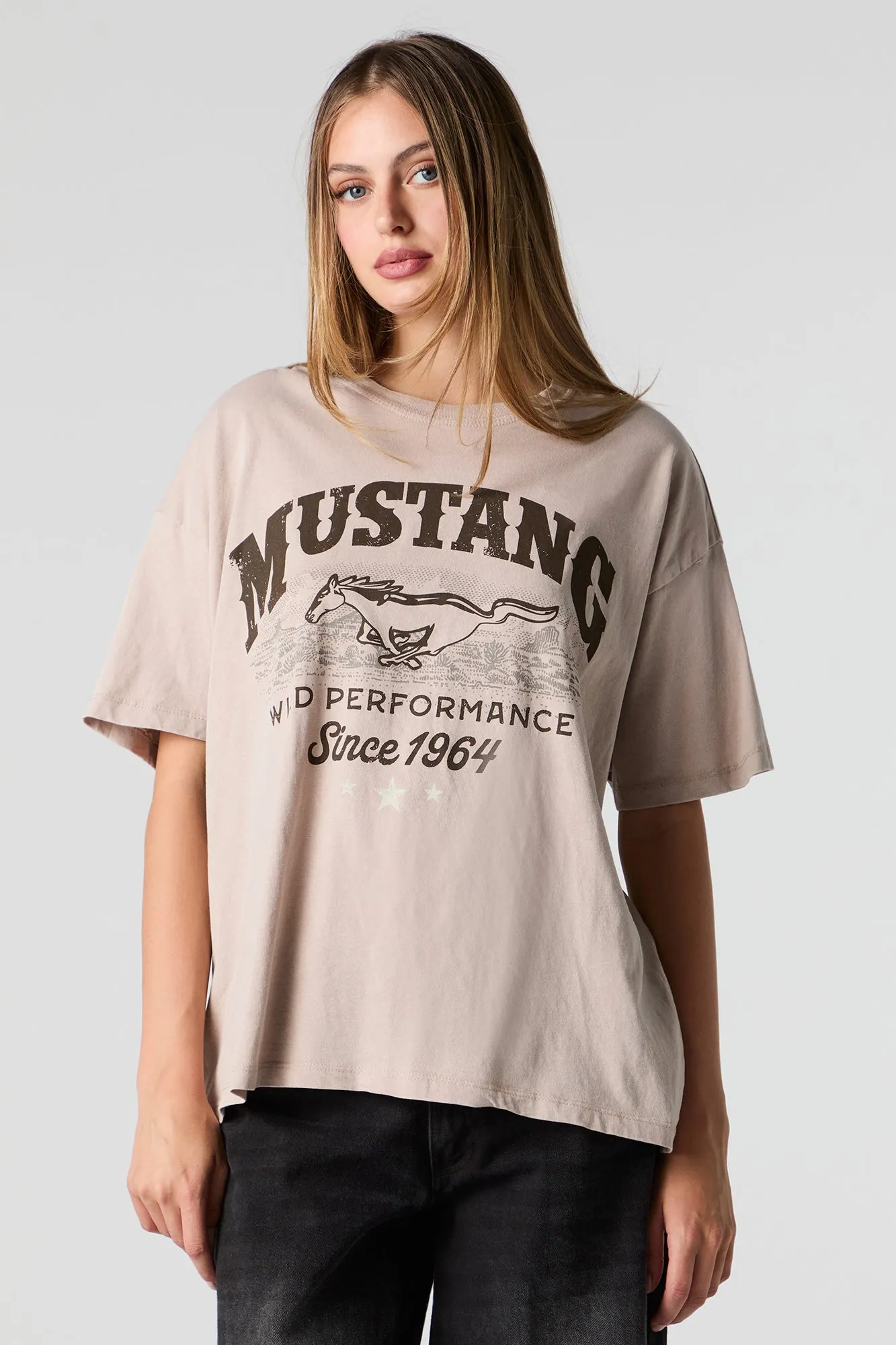 T-shirt de coupe garçonne délavé à imprimé Ford Mustang 1964 sold by Urban Planet