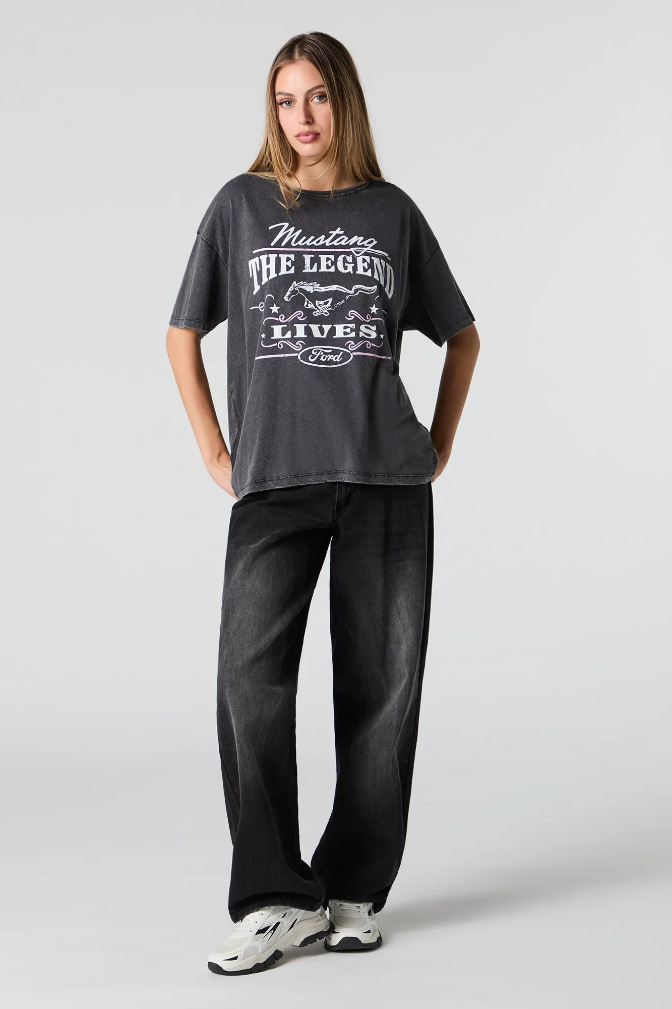 T-shirt de coupe garçonne délavé à imprimé Ford Legends sold by Urban Planet product image thumbnail 5