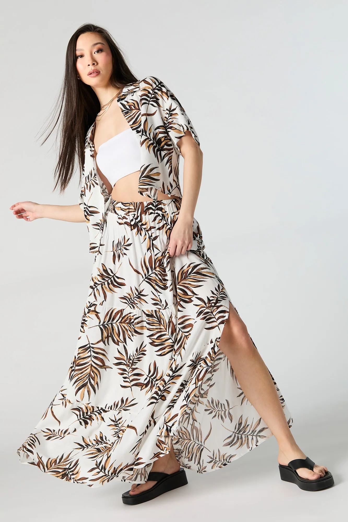 Jupe maxi volantée avec fente sold by Urban Planet