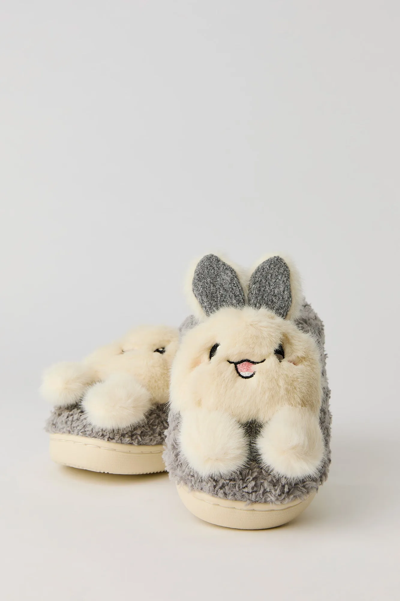 Pantoufles Lapin 3D en similifourrure sold by Urban Planet product image thumbnail 2