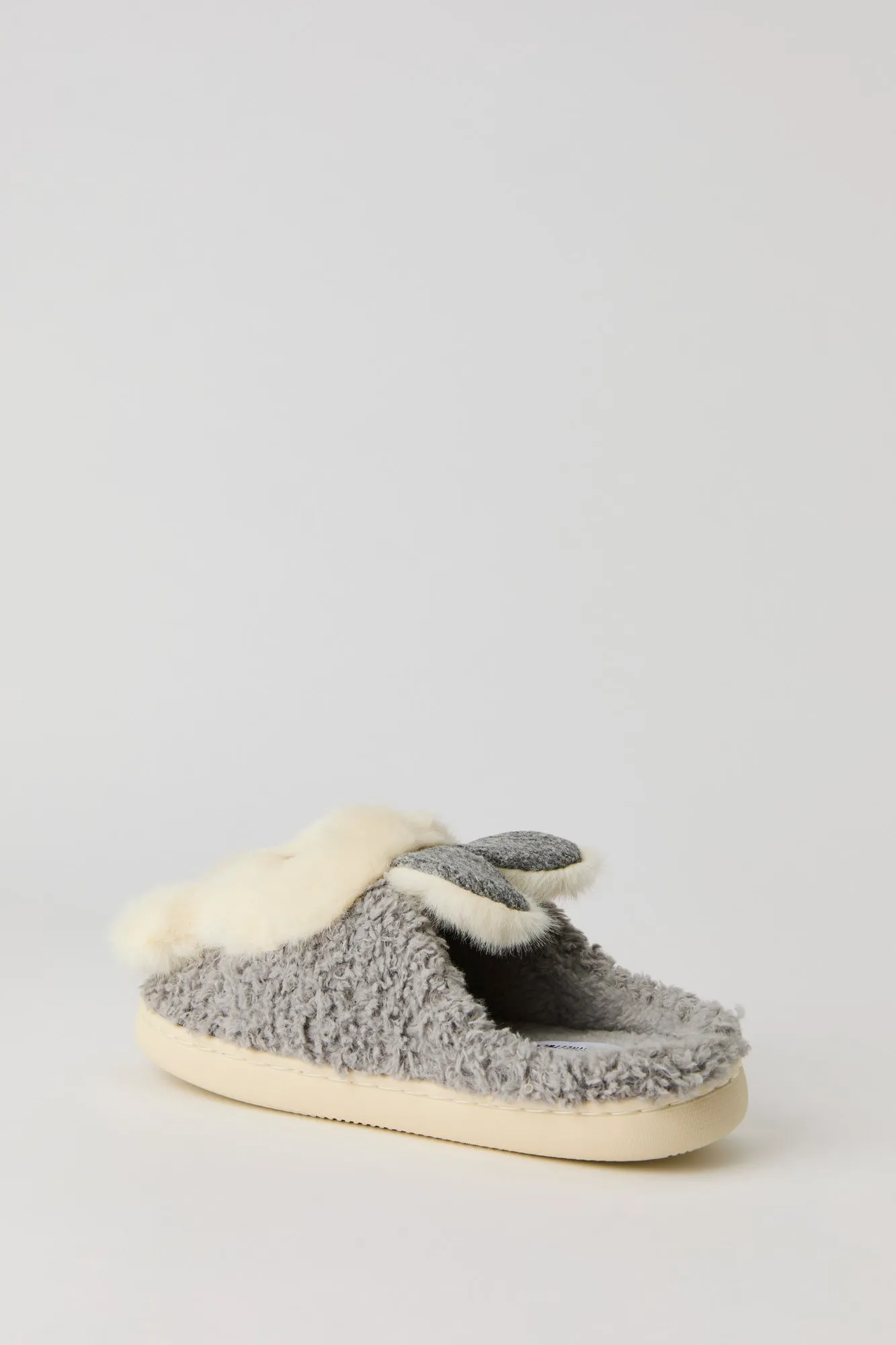 Pantoufles Lapin 3D en similifourrure sold by Urban Planet product image thumbnail 5