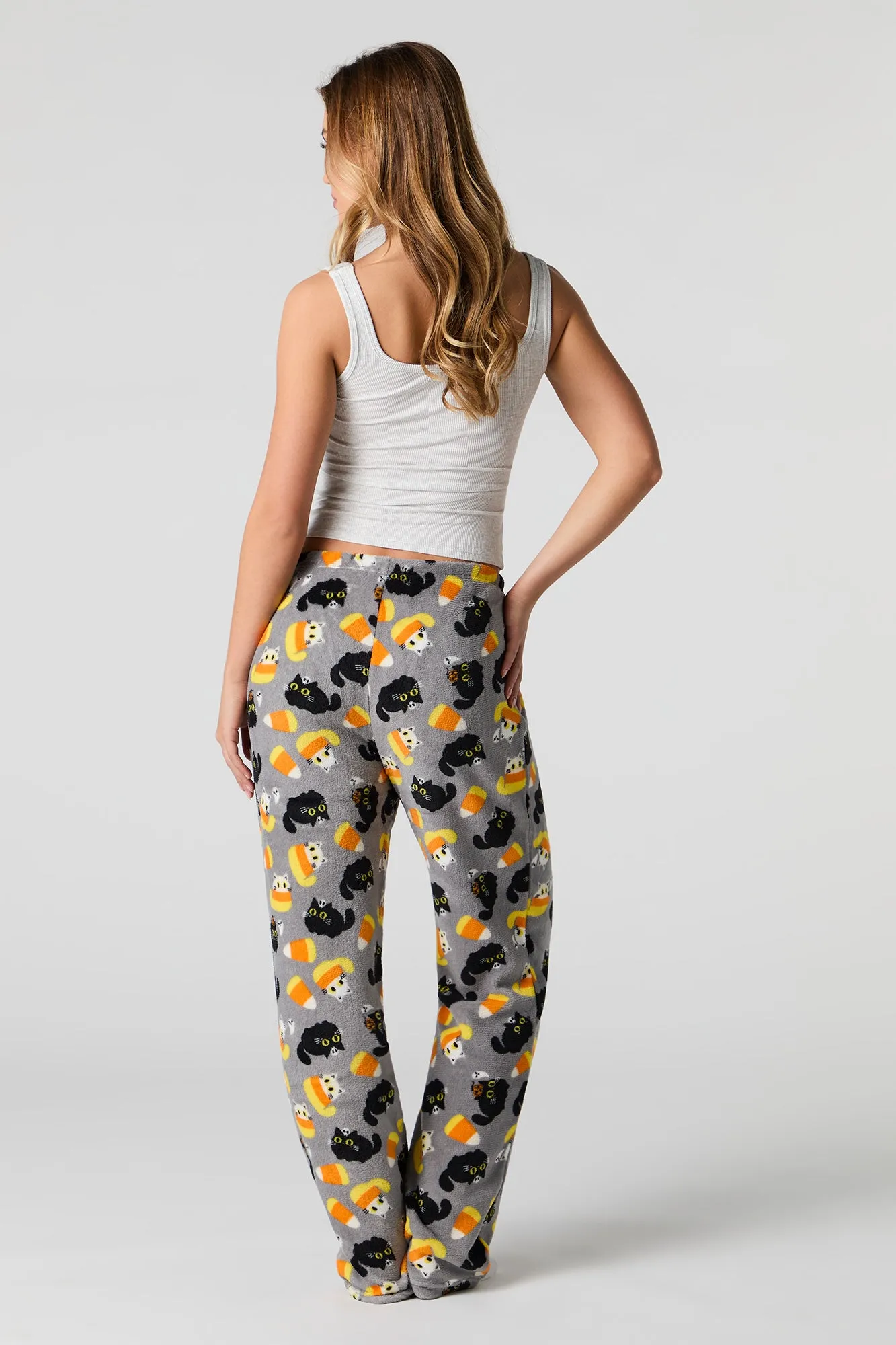 Pantalon de pyjama pelucheux à imprimé Halloween sold by Urban Planet product image thumbnail 4