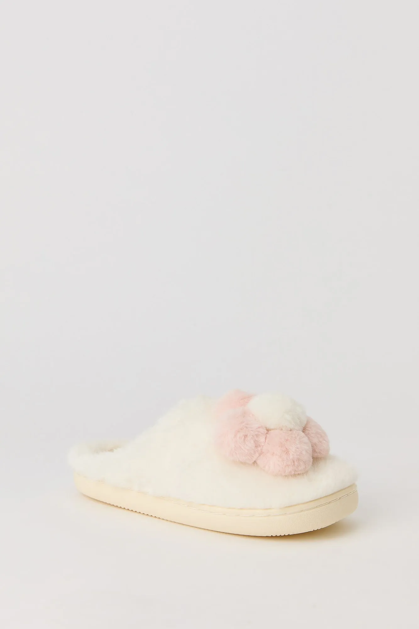 Pantoufles avec fleur en similifourrure sold by Urban Planet product image thumbnail 3