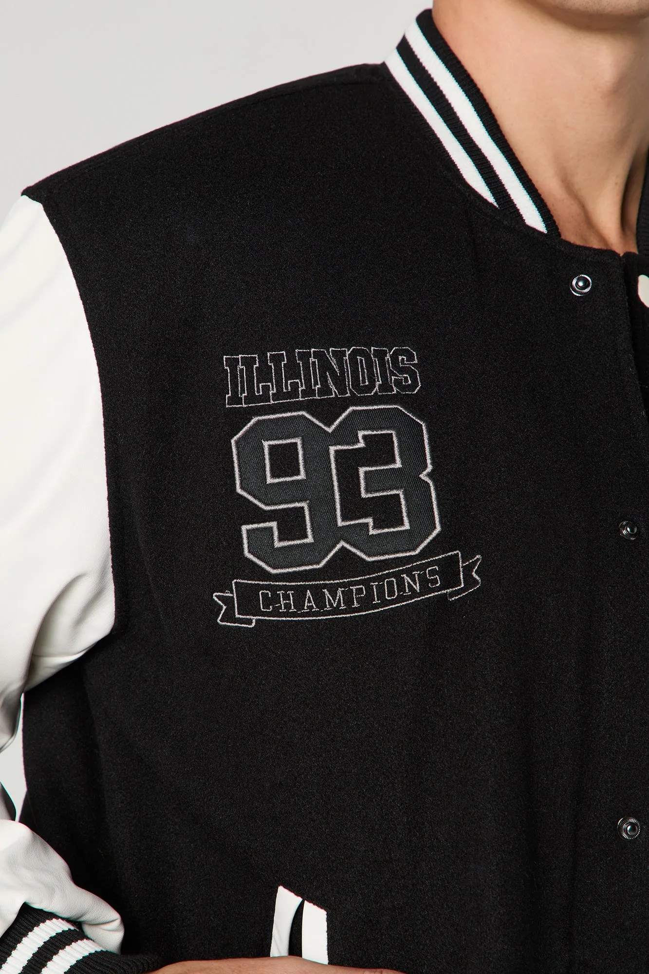 Blouson de style universitaire avec motif brodé sold by Urban Planet product image thumbnail 5