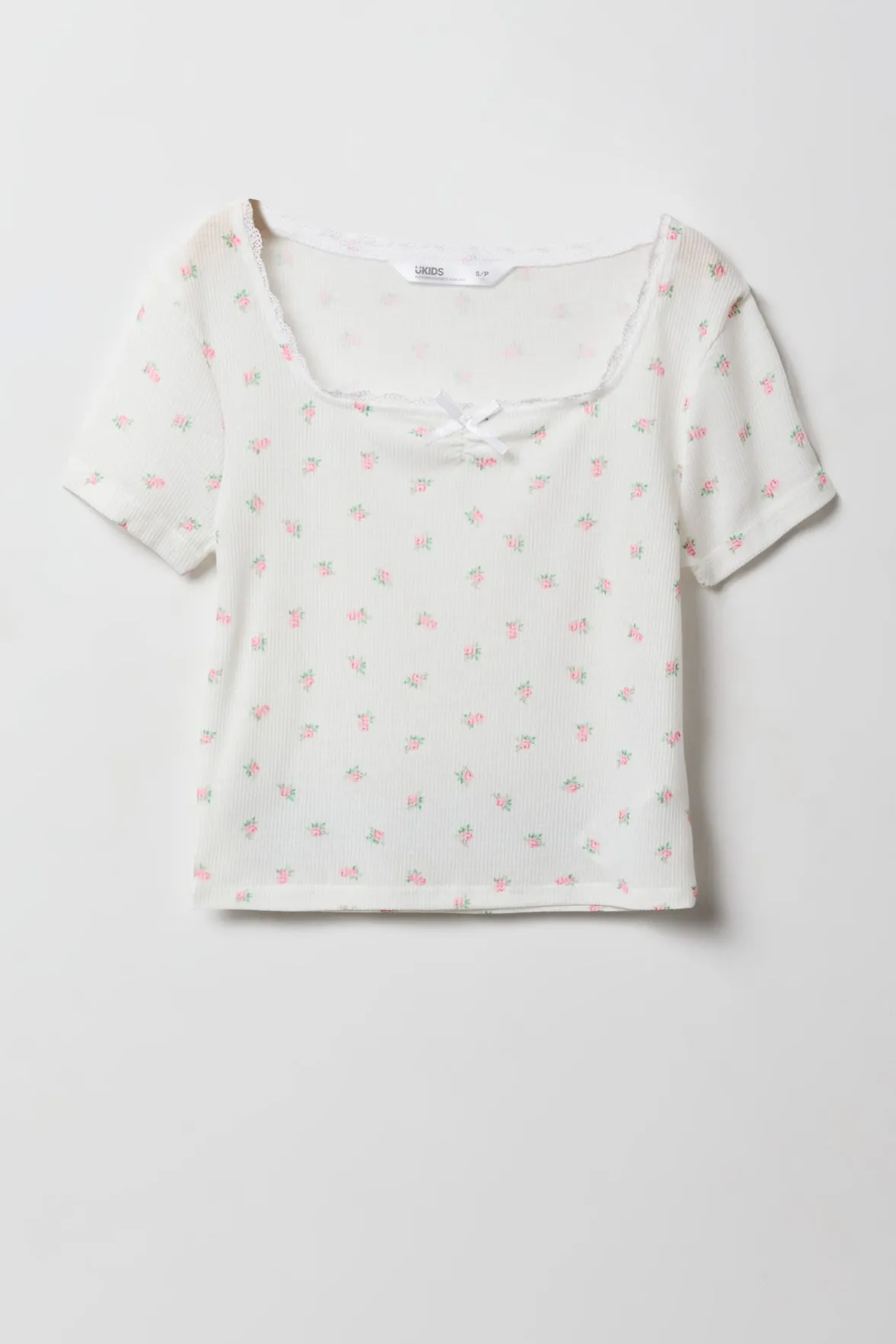 Ensemble pyjama avec haut à pois à liséré de dentelle et short sold by Urban Planet product image thumbnail 2