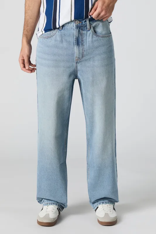 Jean ample lavé pâle sold by Urban Planet