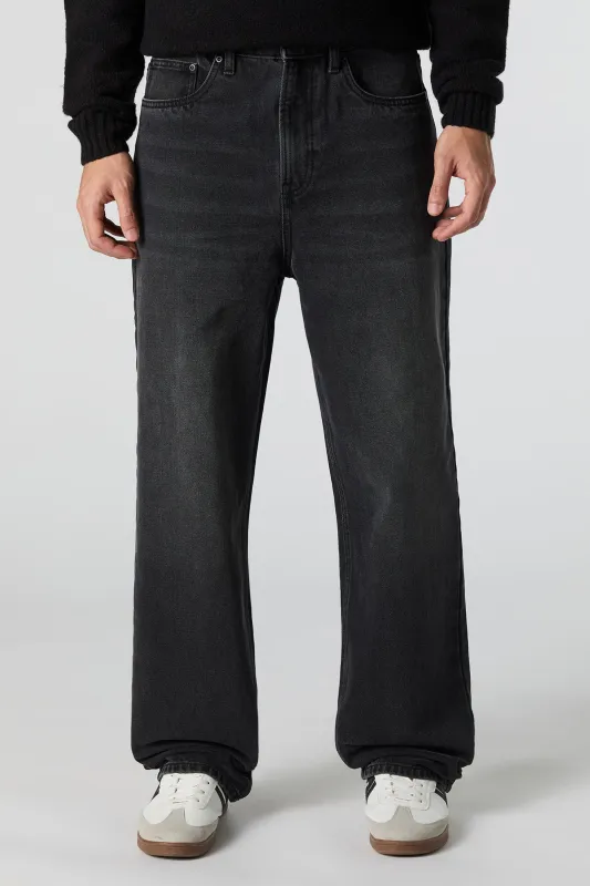 Jean ample lavé noir sold by Urban Planet