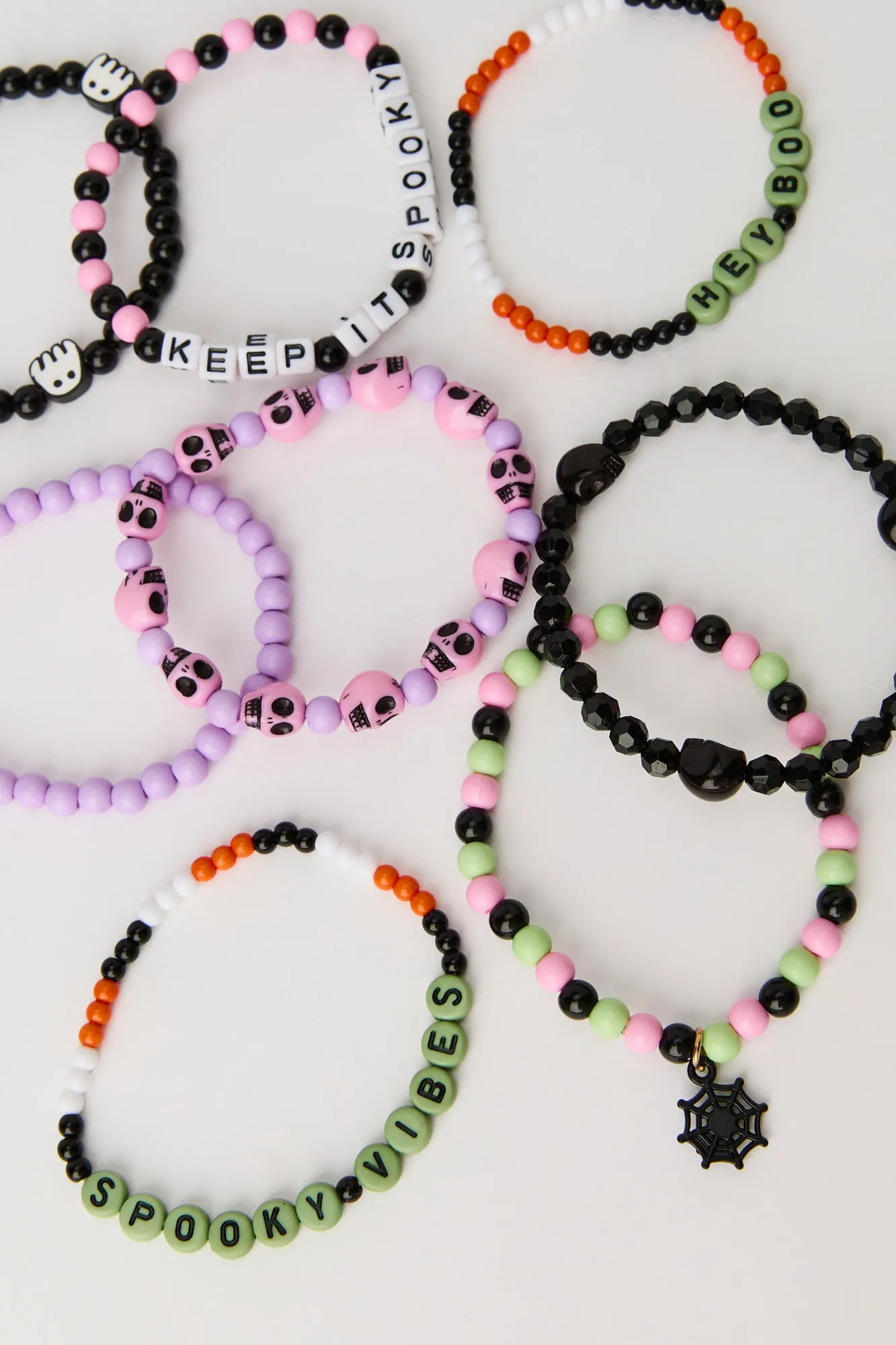 Ensemble avec bracelet et boucles d'oreilles d'Halloween (14 unités) sold by Urban Planet product image thumbnail 3