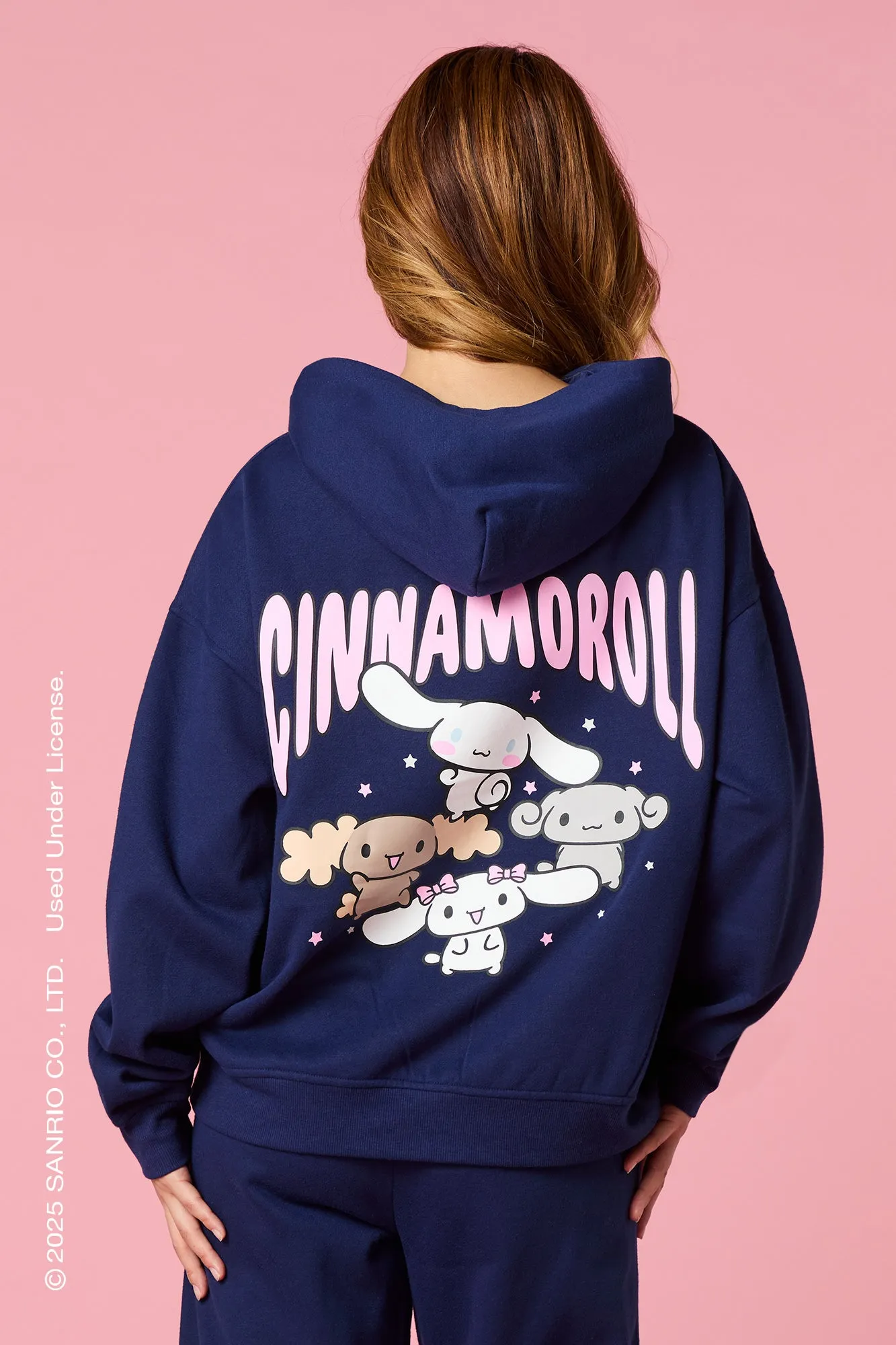 Haut à capuchon en molleton avec motif brodé Cinnamoroll sold by Urban Planet product image thumbnail 2