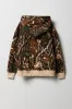 Haut à capuchon en molleton avec empiècement à motif camouflage pour enfant sold by Urban Planet