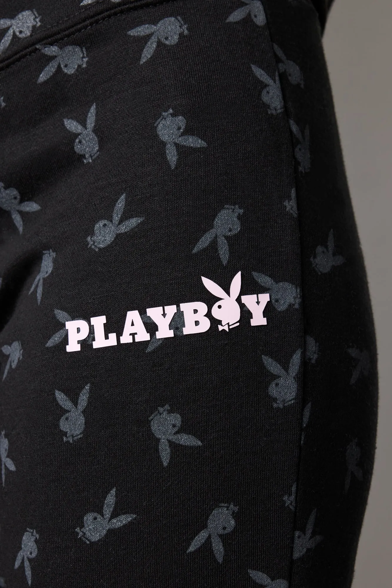 Pantalon d'entraînement à jambe évasée avec imprimé Playboy sold by Urban Planet product image thumbnail 5