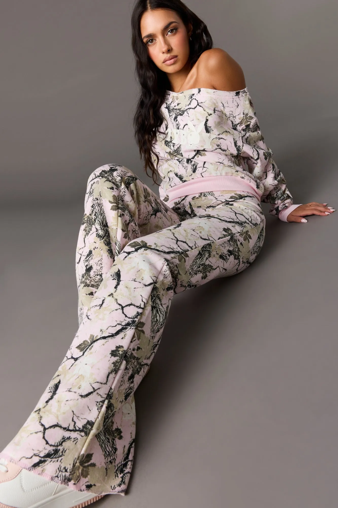 Pantalon d'entraînement à jambe évasée avec imprimé Playboy sold by Urban Planet