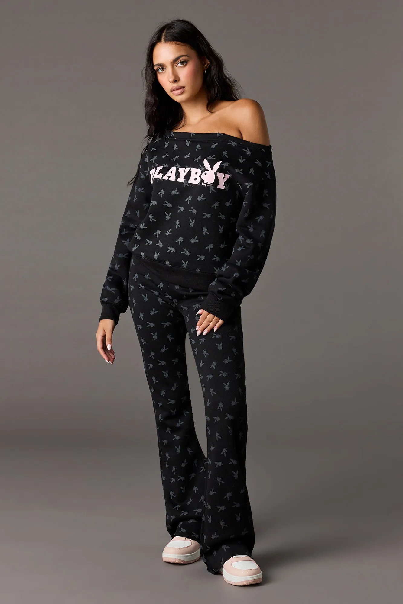 Chandail en molleton avec épaules dénudées et imprimé Playboy sold by Urban Planet product image thumbnail 4