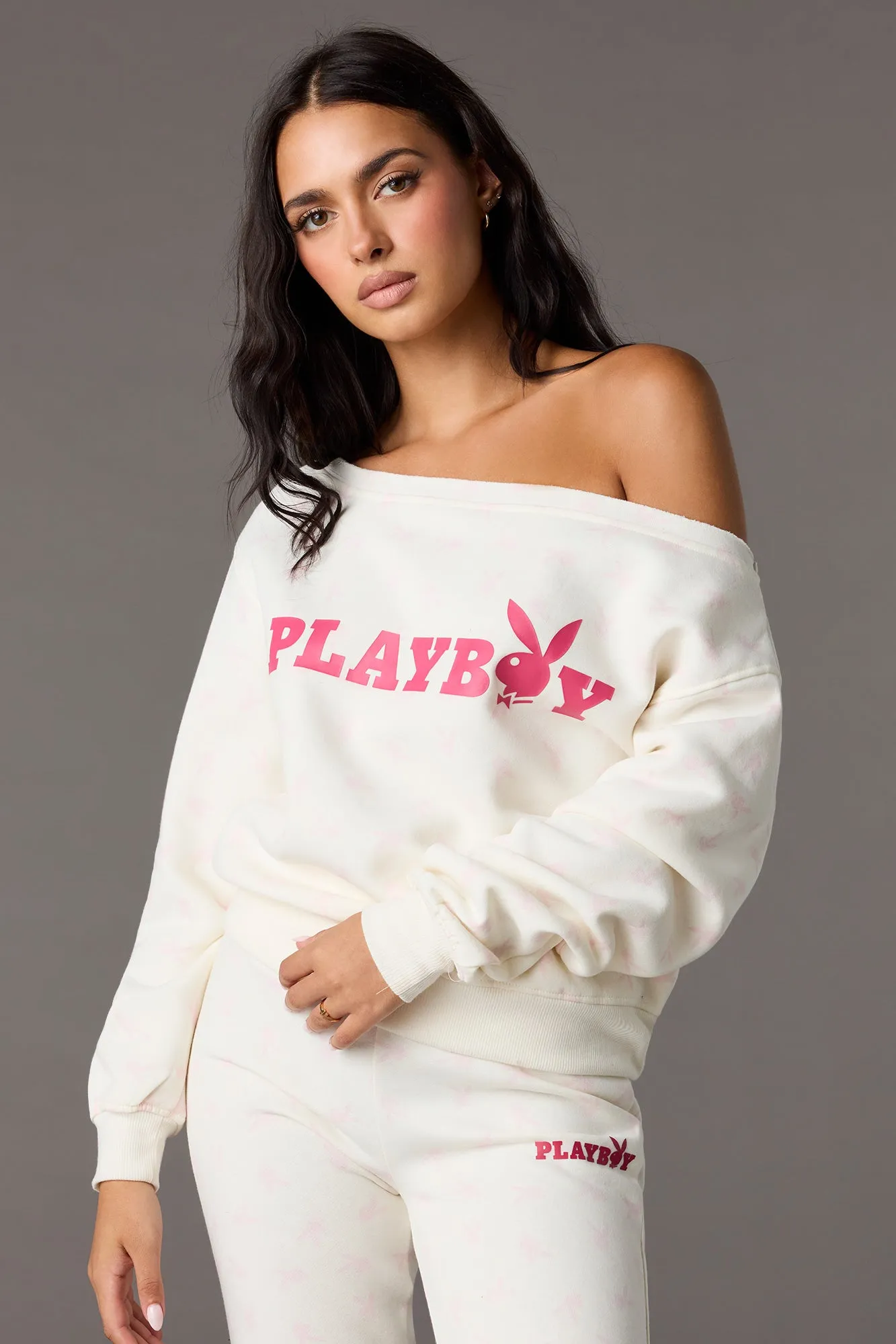 Chandail en molleton avec épaules dénudées et imprimé Playboy sold by Urban Planet product image thumbnail 5