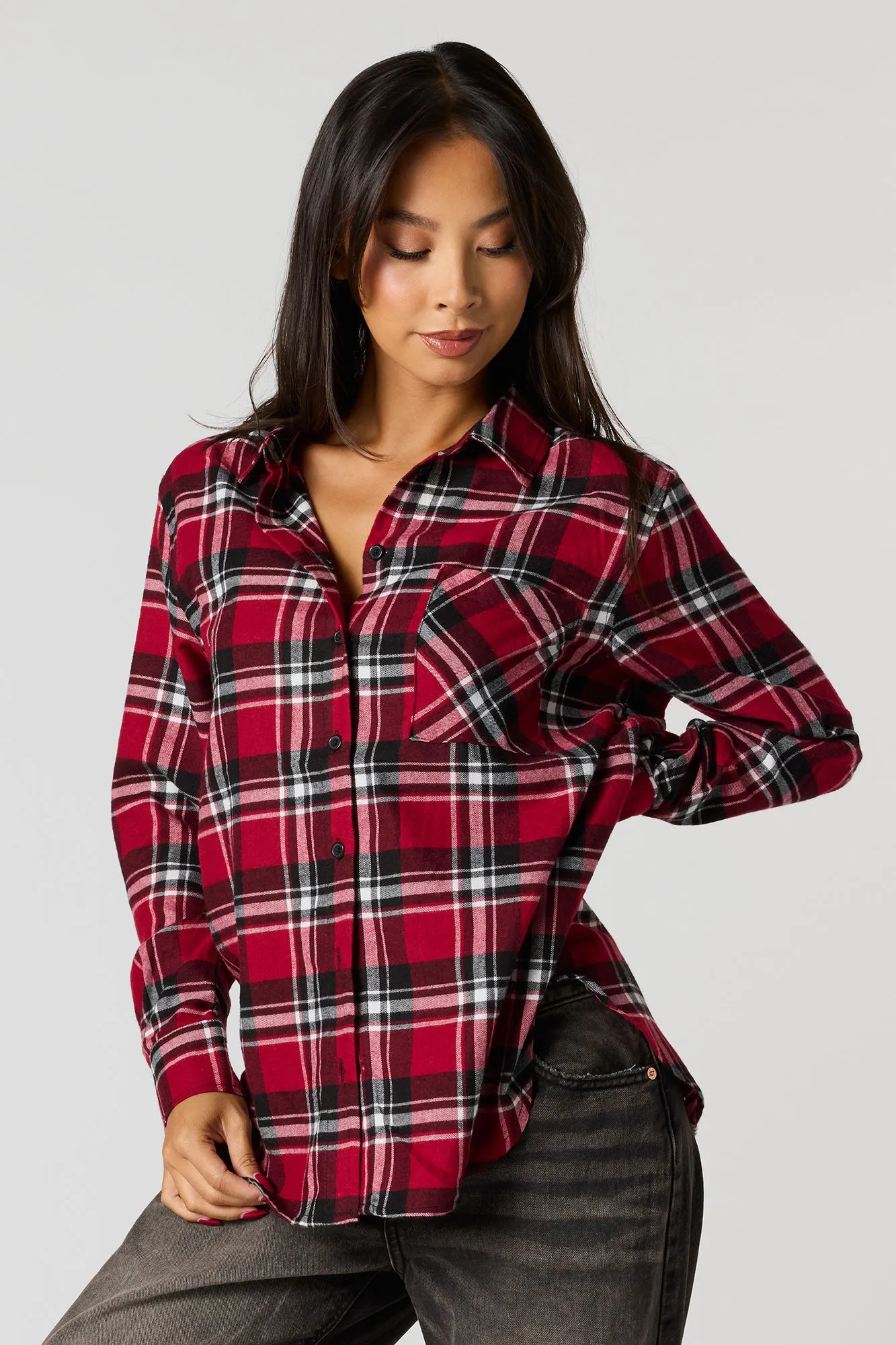 Haut boutonné en flanelle avec motif brodé sold by Urban Planet