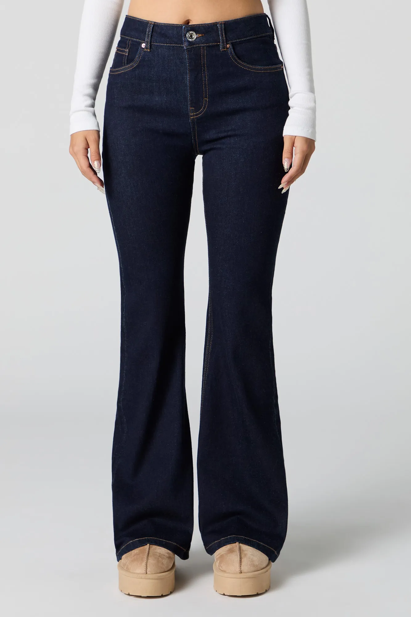 Jean extensible à taille haute et jambe évasée lavé foncé sold by Urban Planet product image thumbnail 2