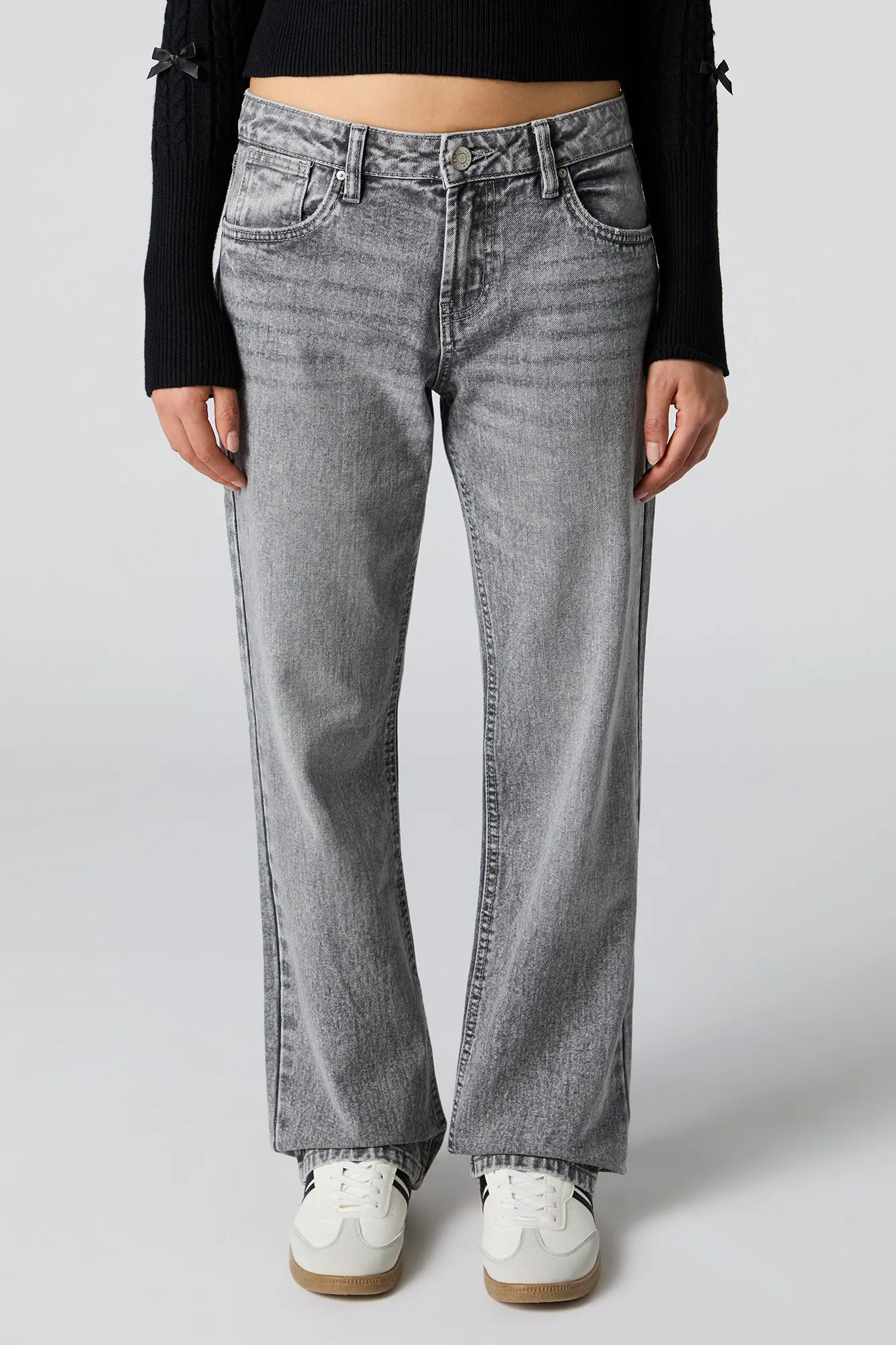 Jean rigide à taille basse et jambe droite lavé gris sold by Urban Planet product image thumbnail 2