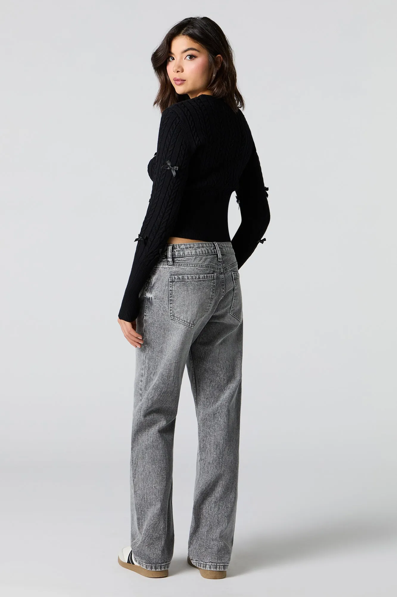 Jean rigide à taille basse et jambe droite lavé gris sold by Urban Planet product image thumbnail 3