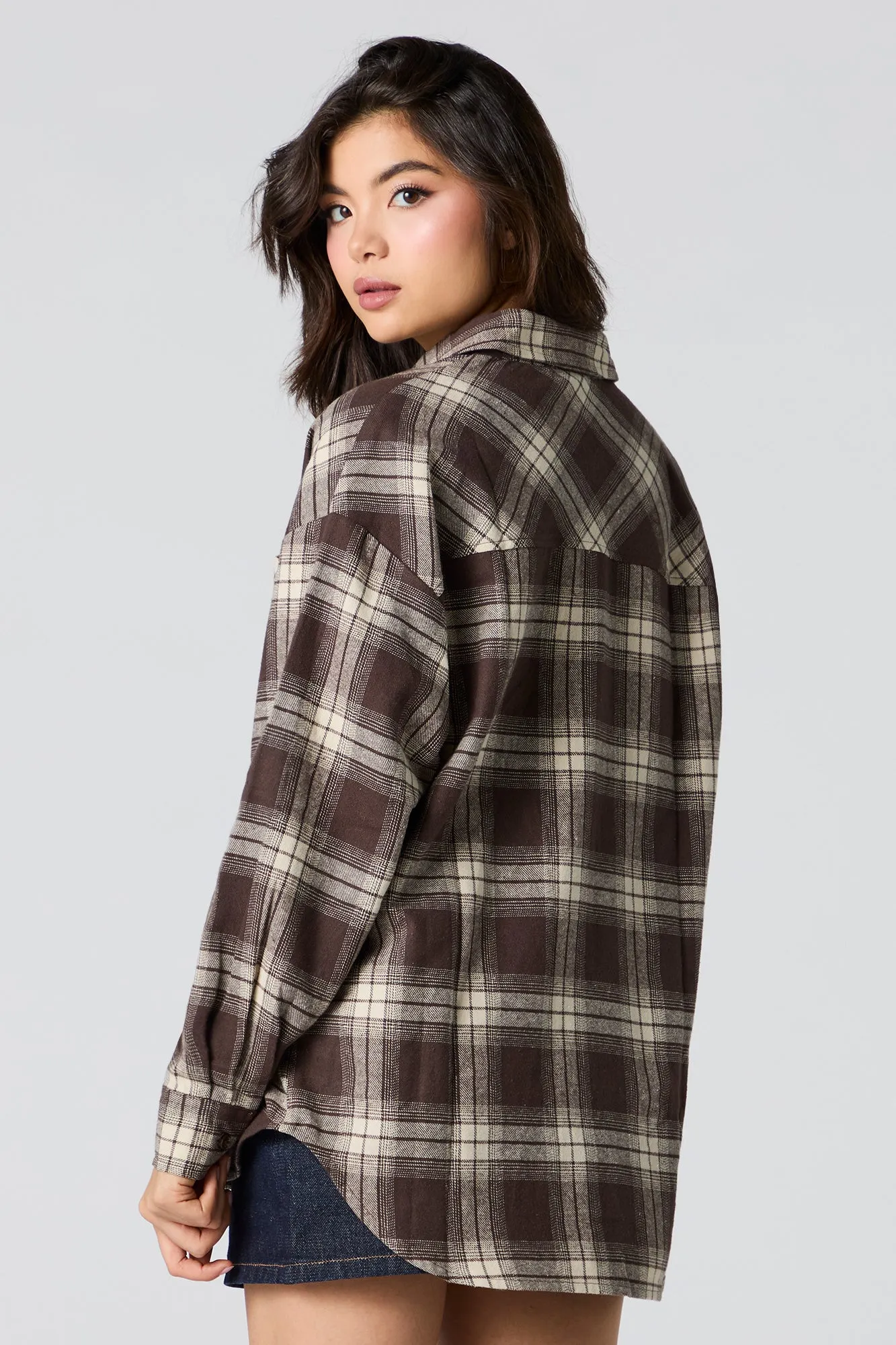 Haut boutonné en flanelle à carreaux et manche longue sold by Urban Planet product image thumbnail 5