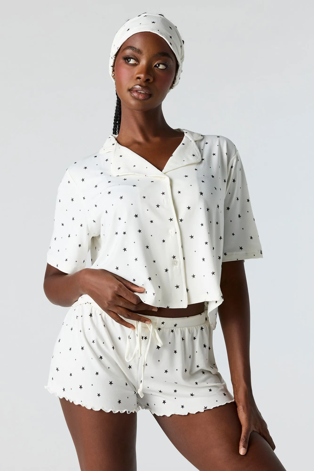 Ensemble pyjama avec haut boutonné, short et masque sold by Urban Planet product image thumbnail 5