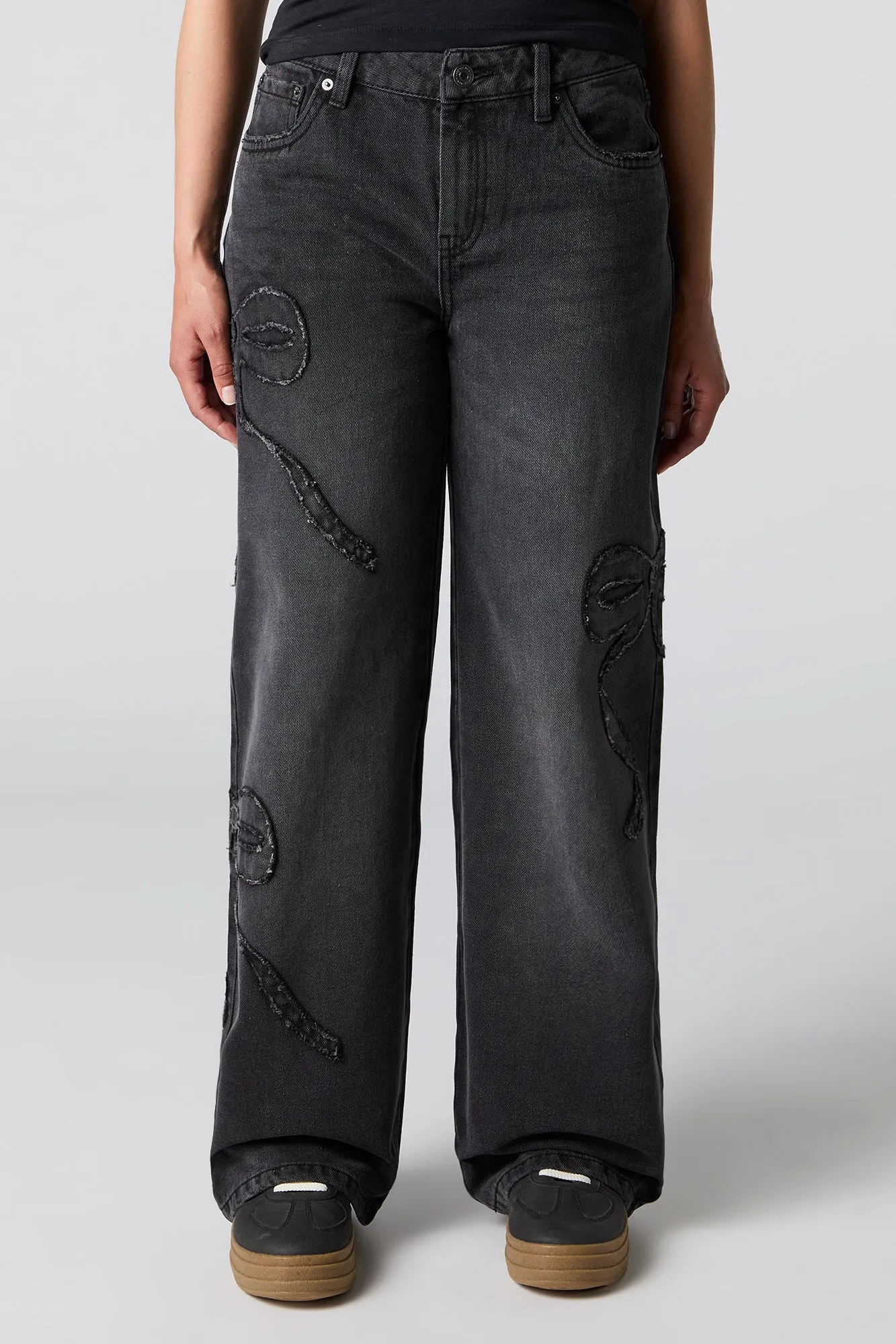 Jean de planchiste à taille basse avec boucles sold by Urban Planet product image thumbnail 3