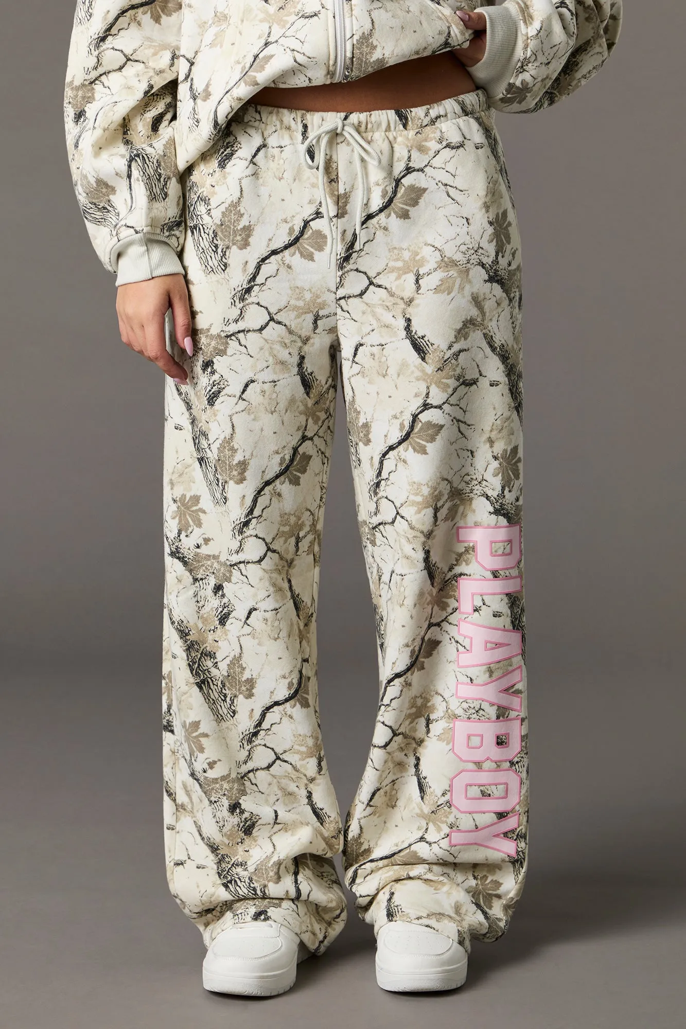 Pantalon en molleton à jambe large et imprimé HD Playboy sold by Urban Planet product image thumbnail 5