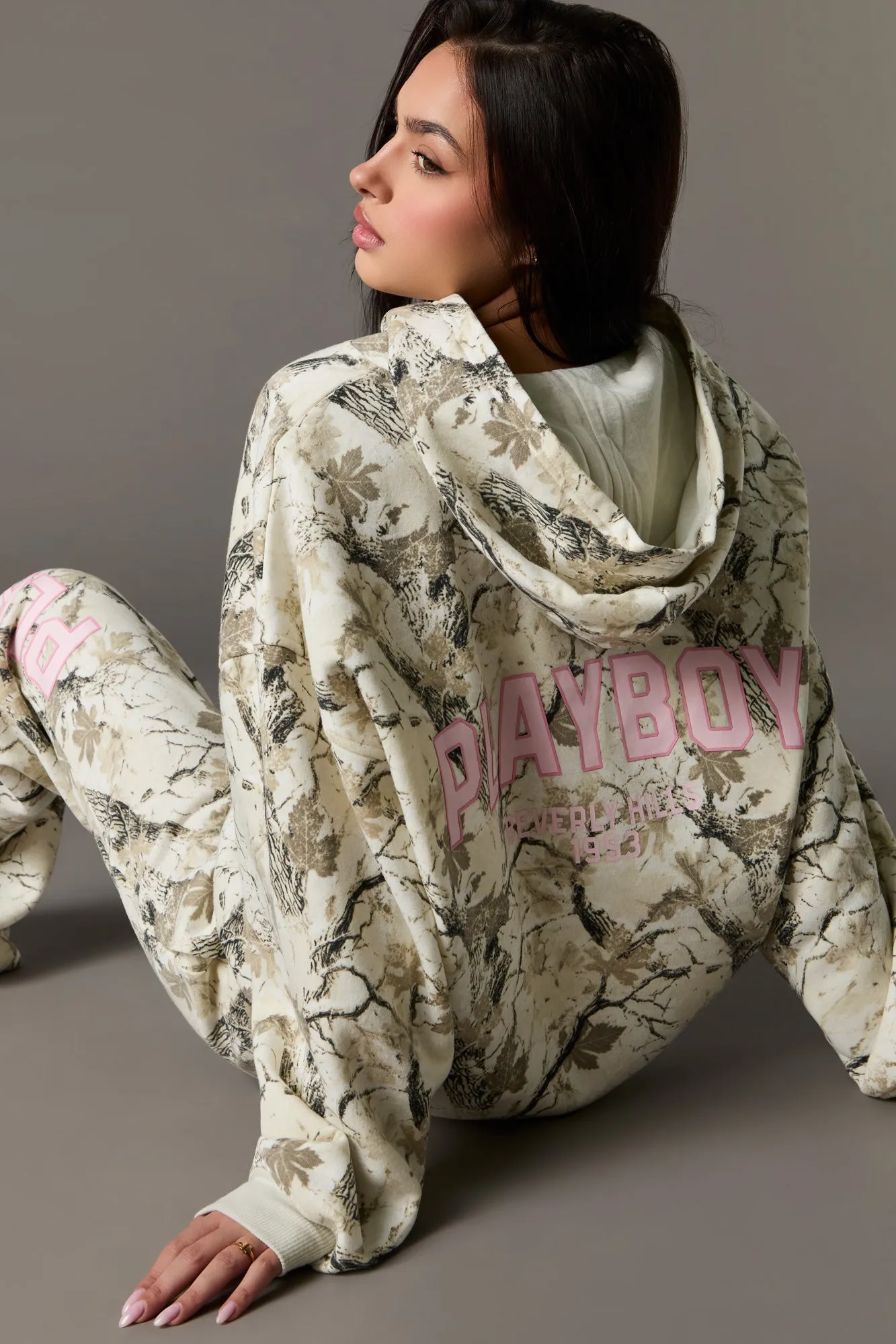 Haut à capuchon en molleton surdimensionné à imprimé HD Playboy sold by Urban Planet