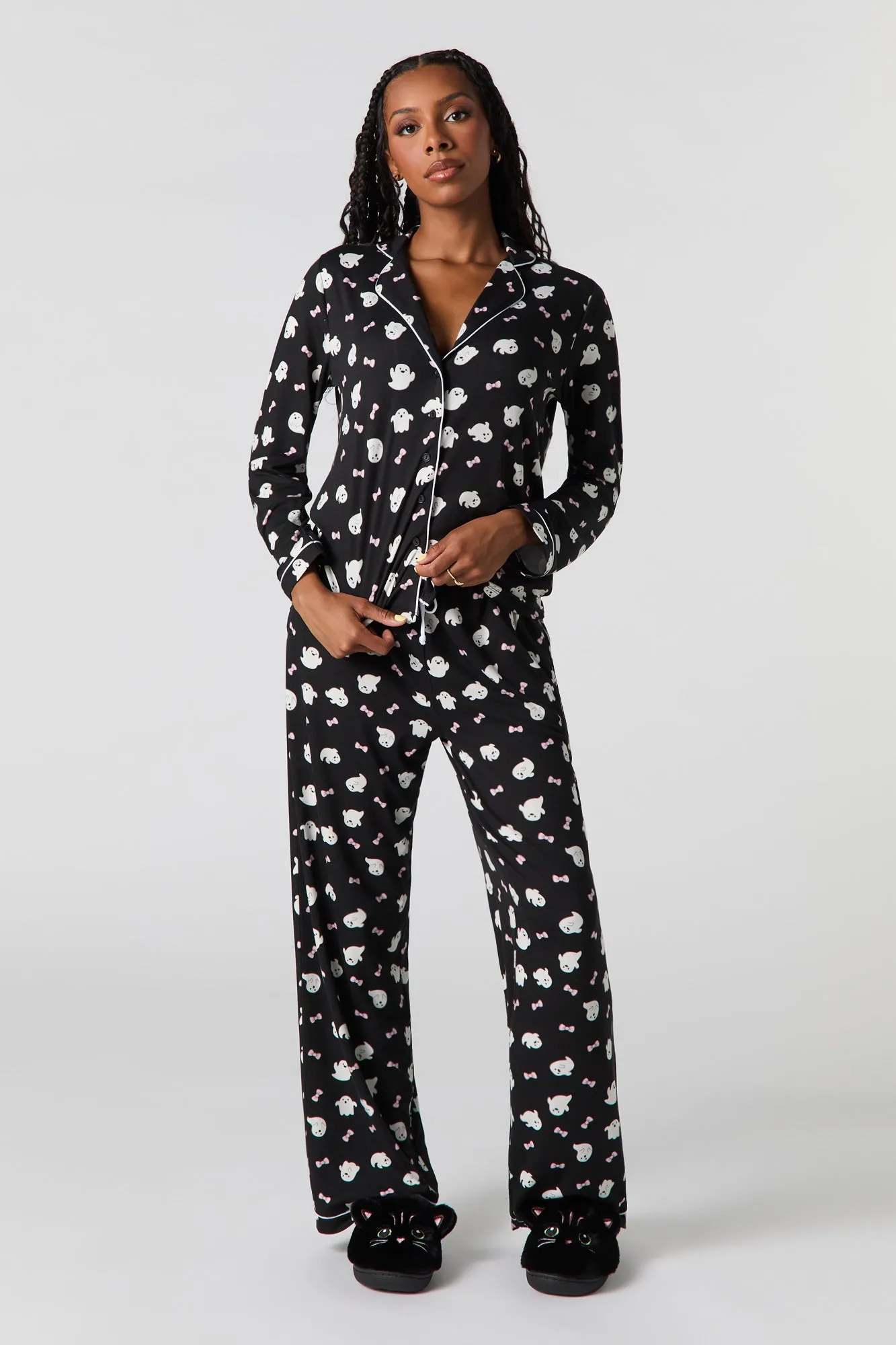 Ensemble pyjama avec haut boutonné et pantalon à imprimé Halloween sold by Urban Planet product image thumbnail 2
