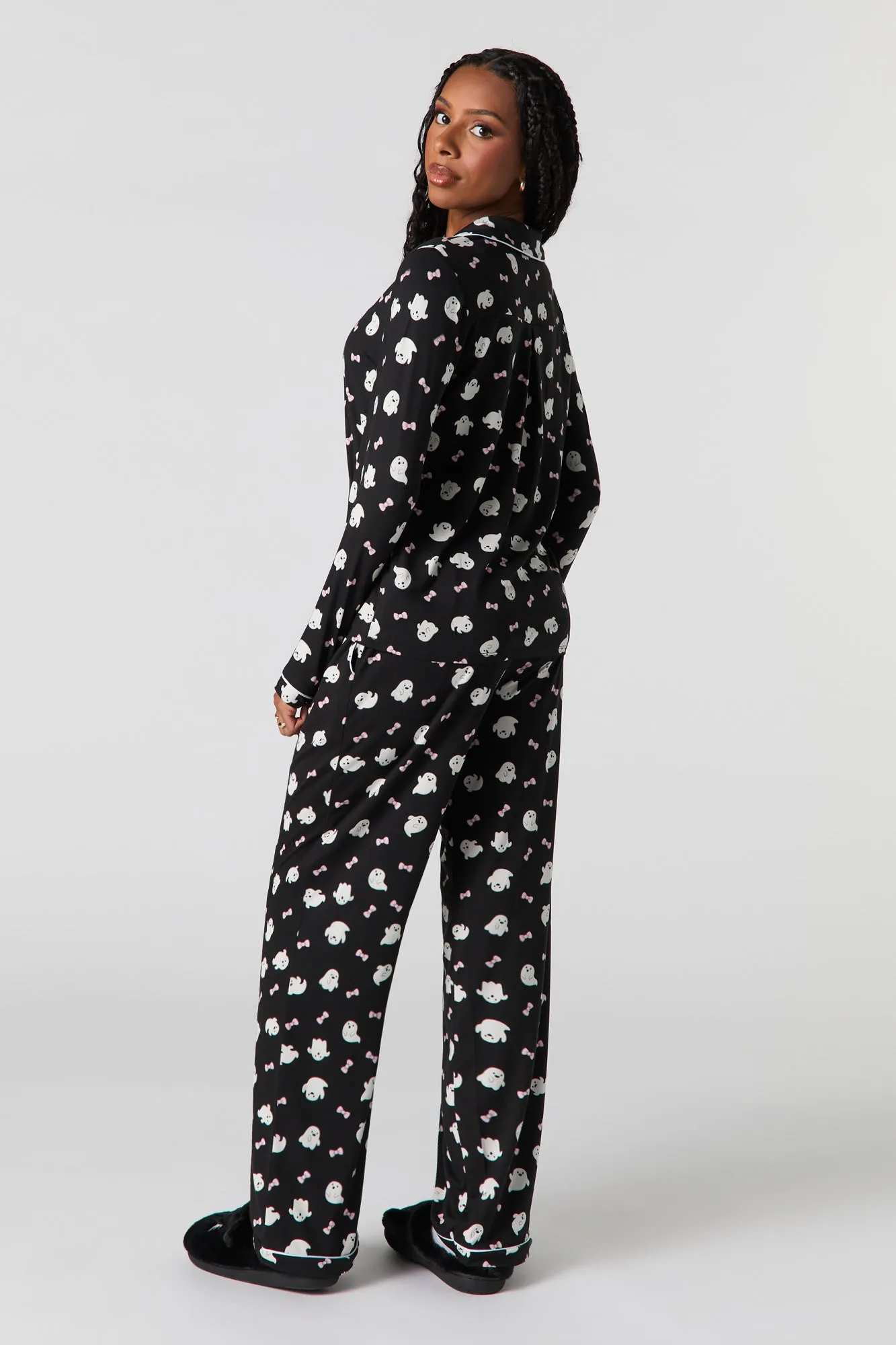 Ensemble pyjama avec haut boutonné et pantalon à imprimé Halloween sold by Urban Planet product image thumbnail 4