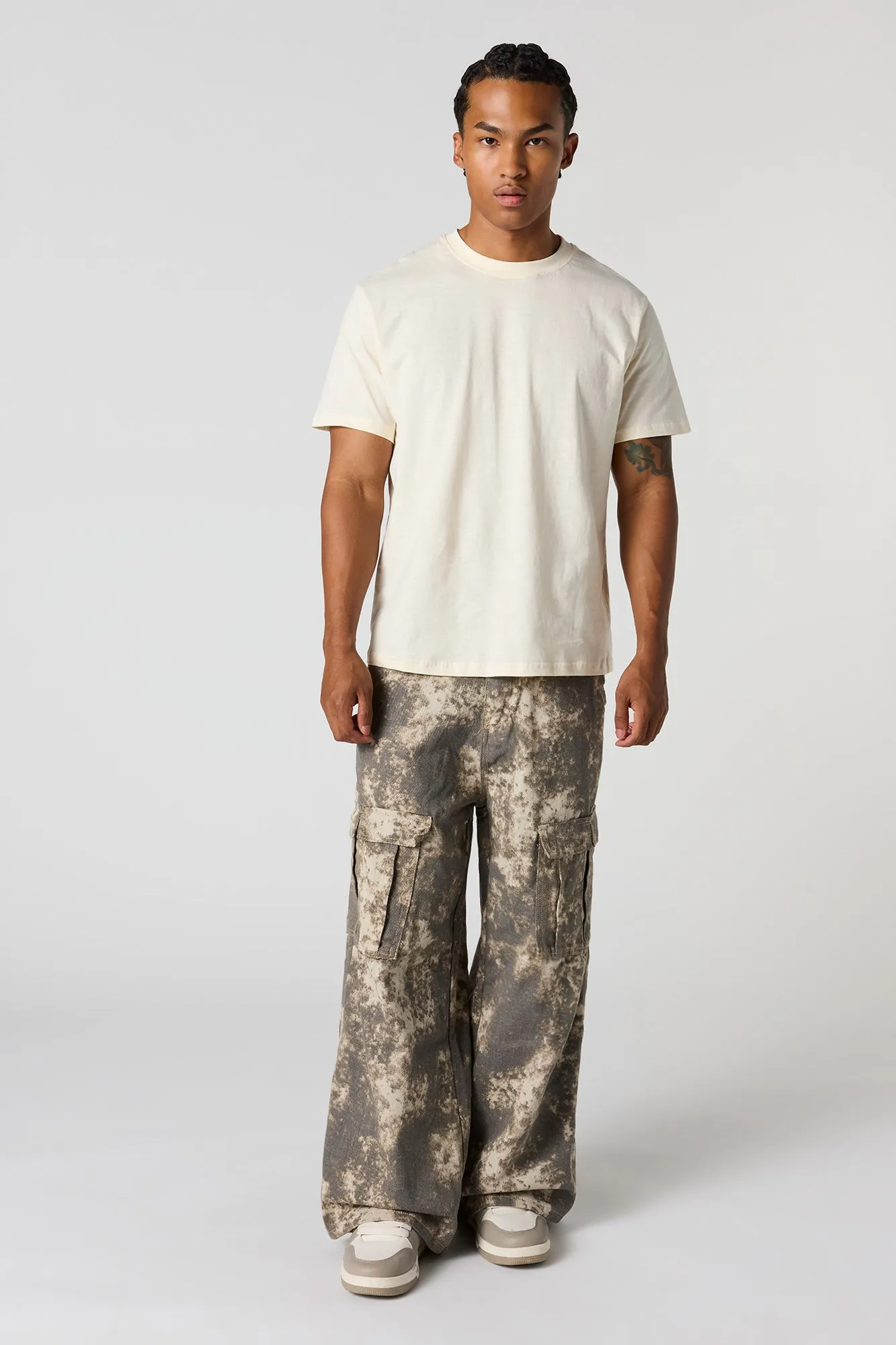 Pantalon cargo à jambe large avec motif camouflage sold by Urban Planet product image thumbnail 2