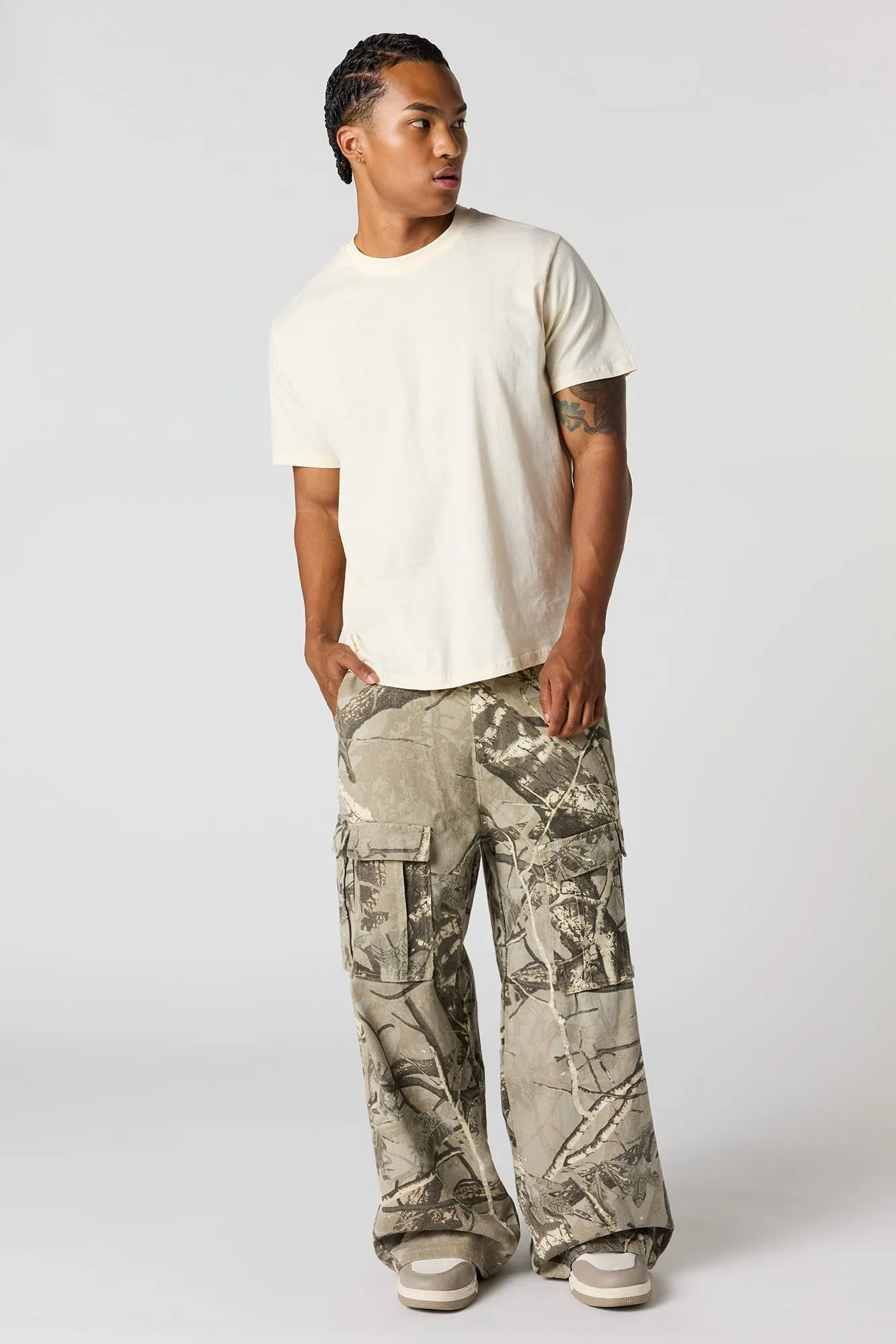 Pantalon cargo à jambe large avec motif camouflage sold by Urban Planet product image thumbnail 5