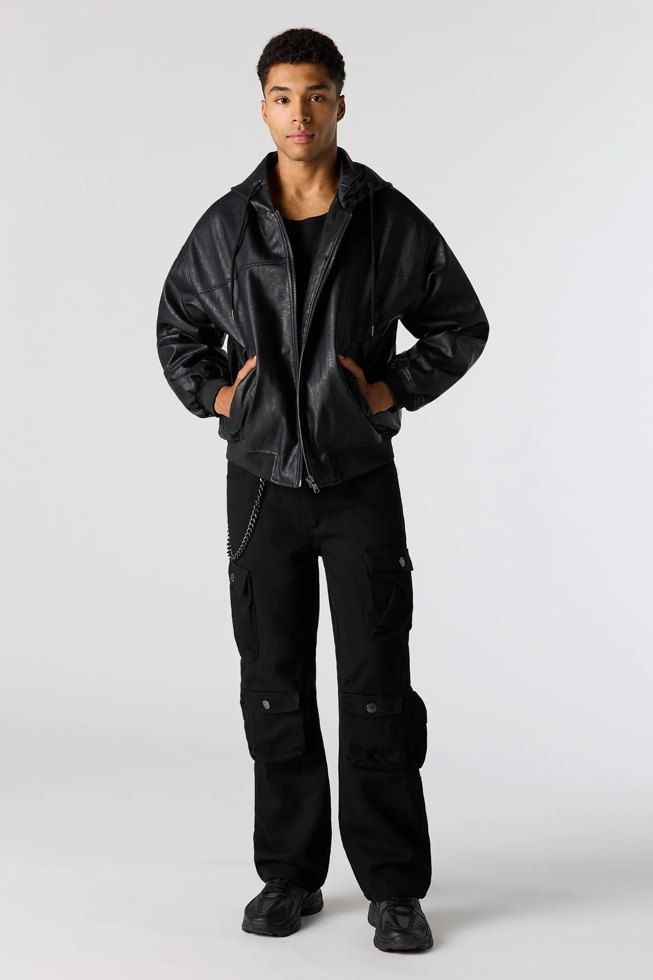 Cargo avec chaîne sold by Urban Planet product image thumbnail 3