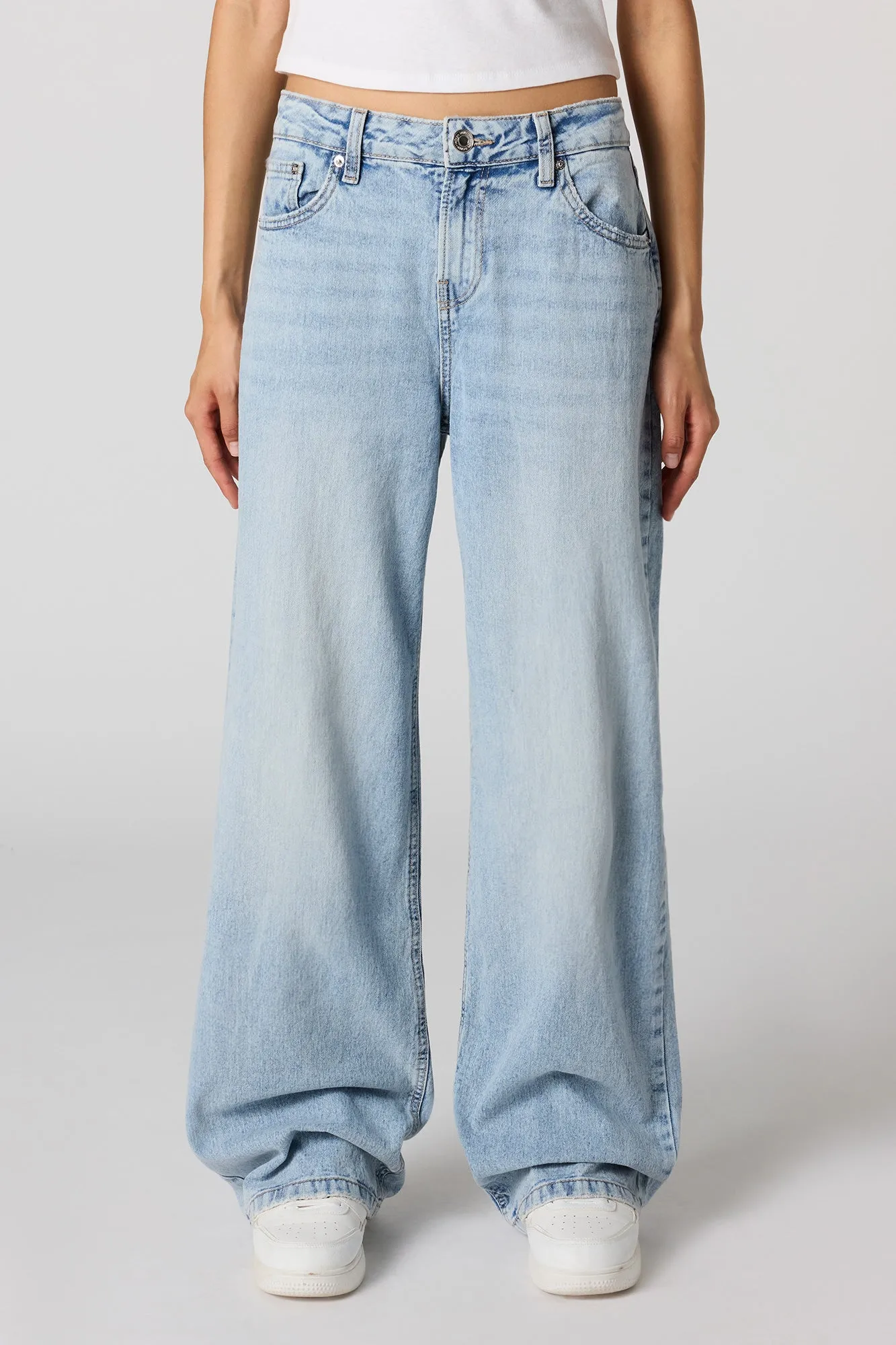 Jean de planchiste à taille basse avec motif brodé sold by Urban Planet product image thumbnail 2