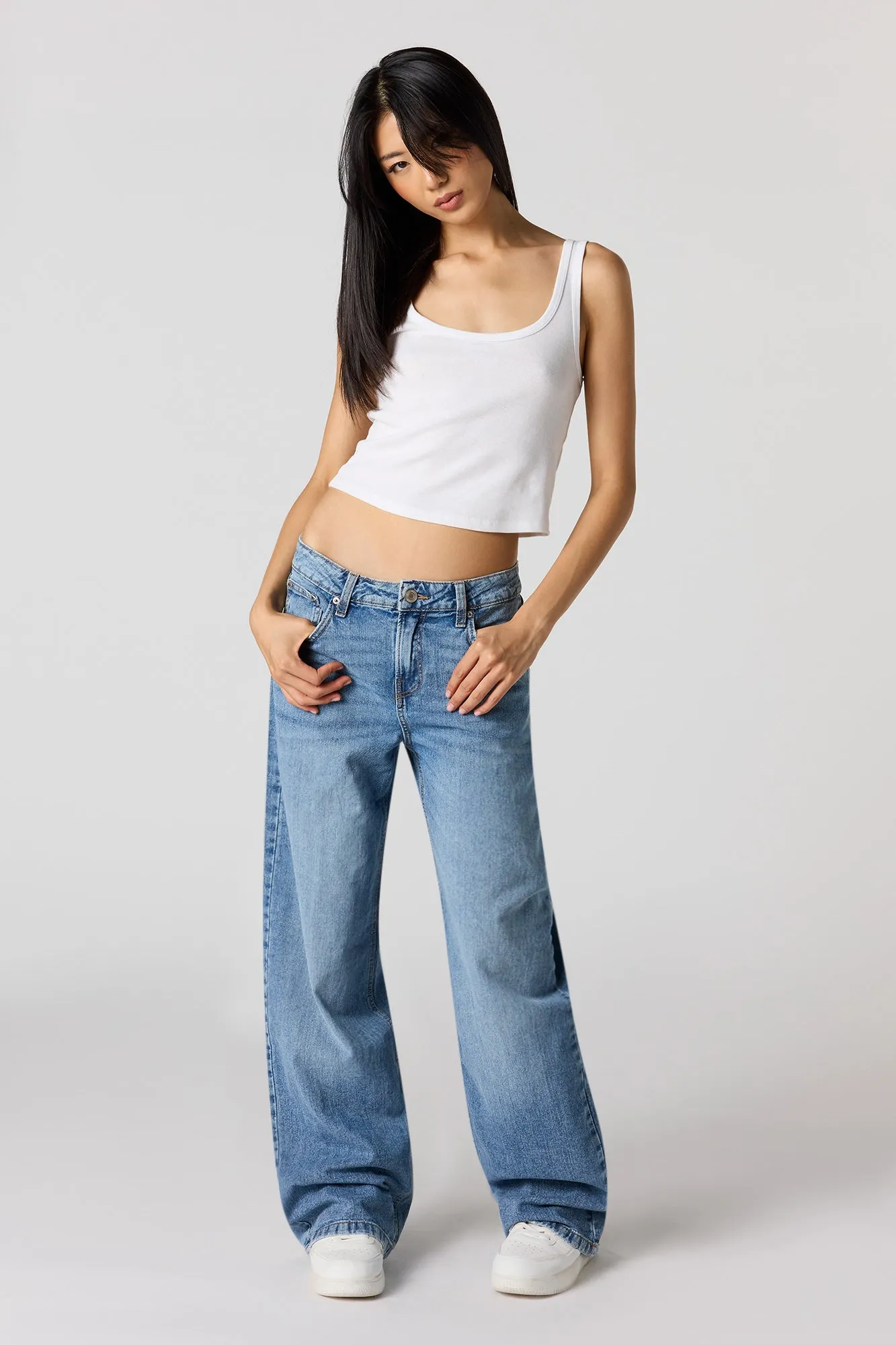 Jean de planchiste à taille basse avec motif brodé sold by Urban Planet product image thumbnail 4