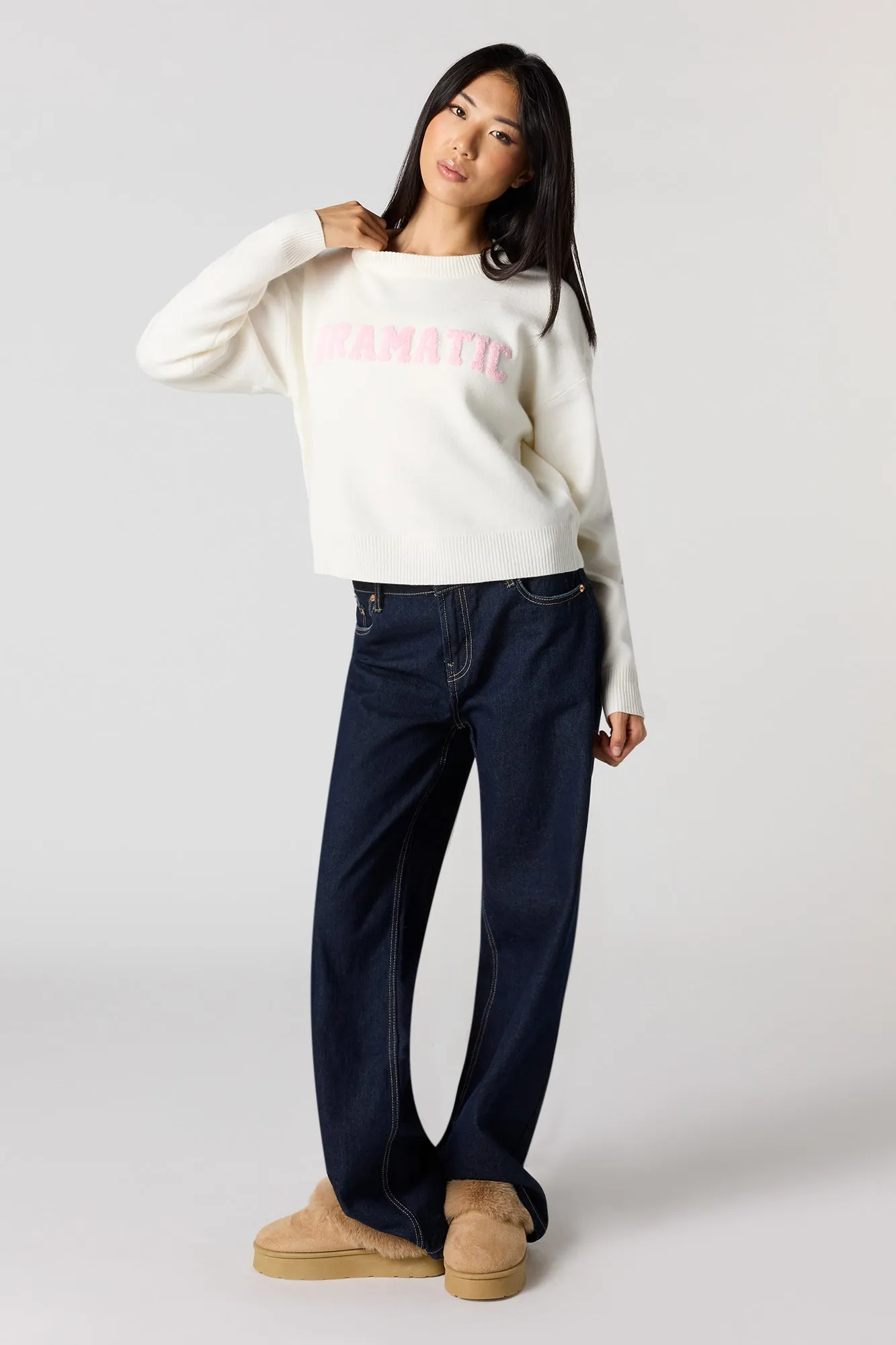 Chandail surdimensionné avec motif brodé en chenille sold by Urban Planet product image thumbnail 4