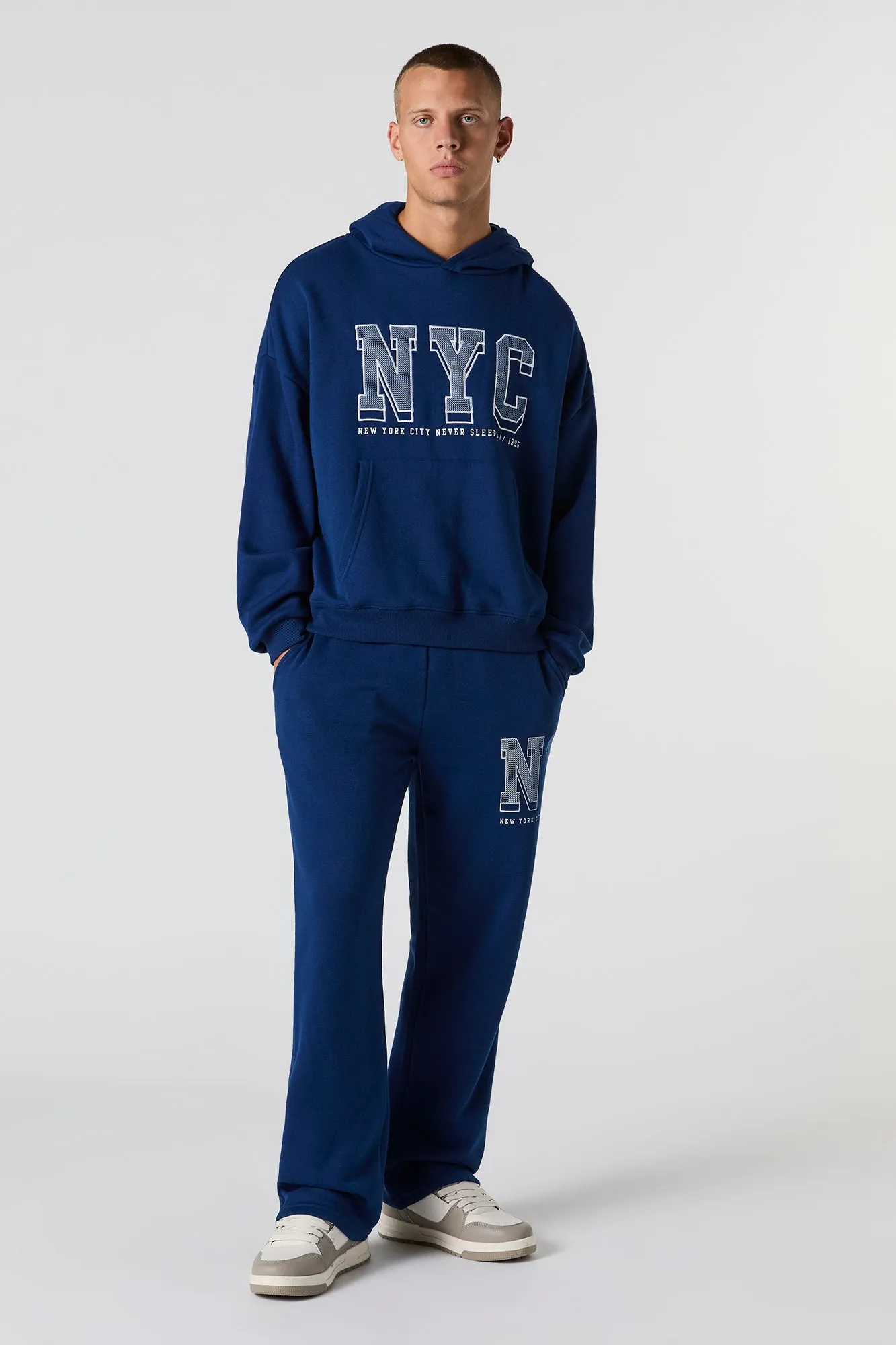 Haut carré à capuchon en molleton avec motif brodé NYC sold by Urban Planet product image thumbnail 3