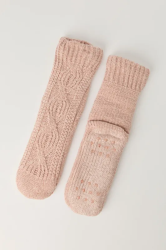 Pantoufles-chaussettes en mailles torsadées sold by Urban Planet