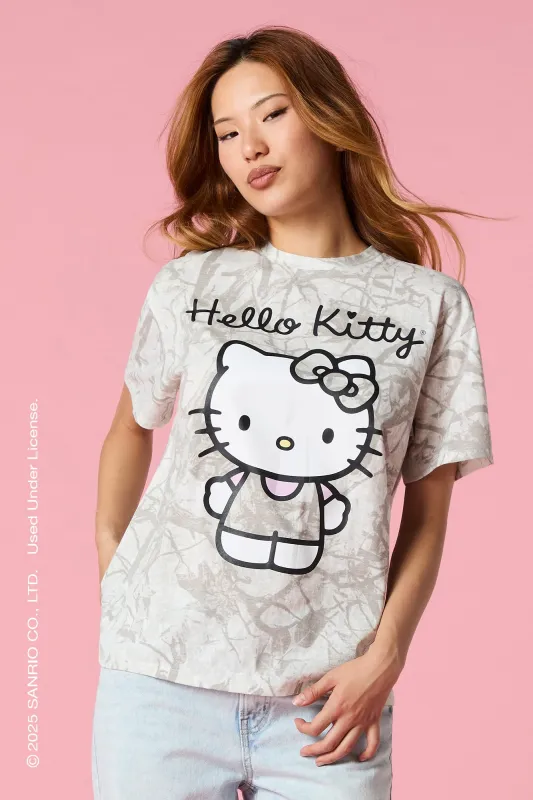 T-shirt de coupe garçonne à imprimé Hello Kitty® avec motif camouflage sold by Urban Planet