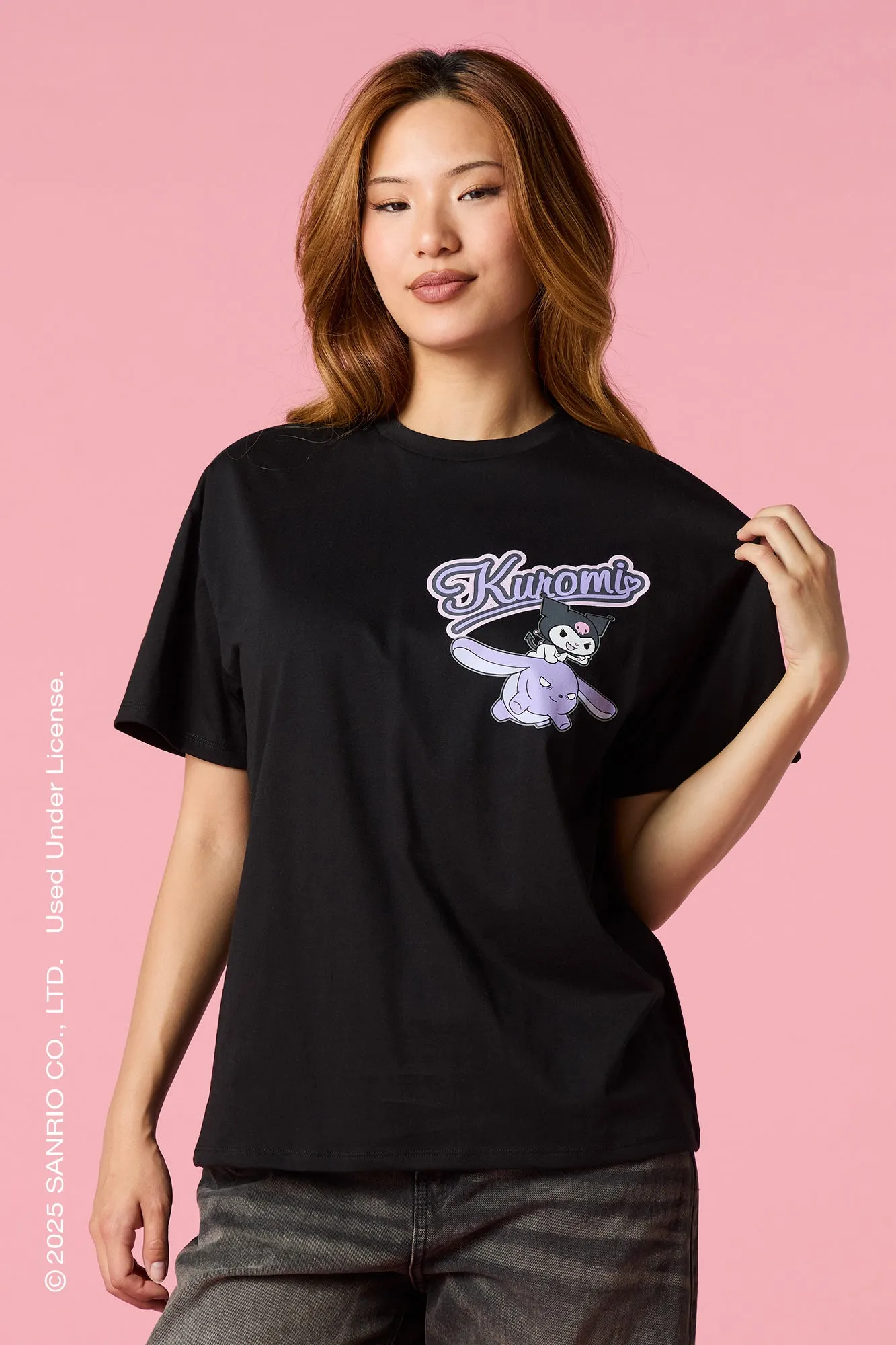 T-shirt de coupe garçonne à imprimé Kuromi sold by Urban Planet