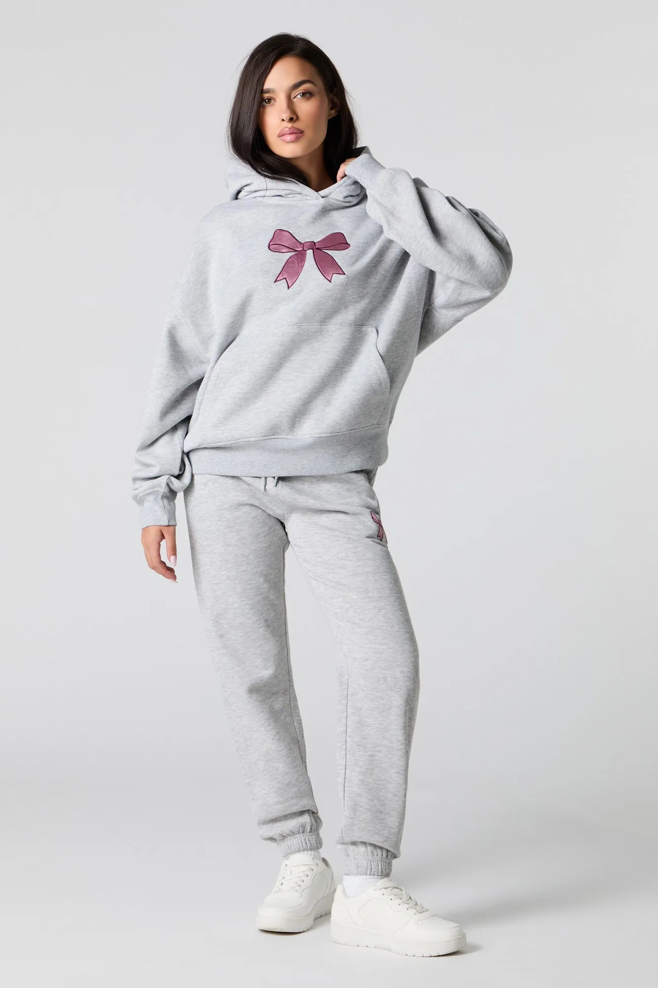 Jogger en molleton classique à broderie de boucle sold by Urban Planet