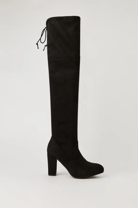 Bottes aux genoux sold by Urban Planet