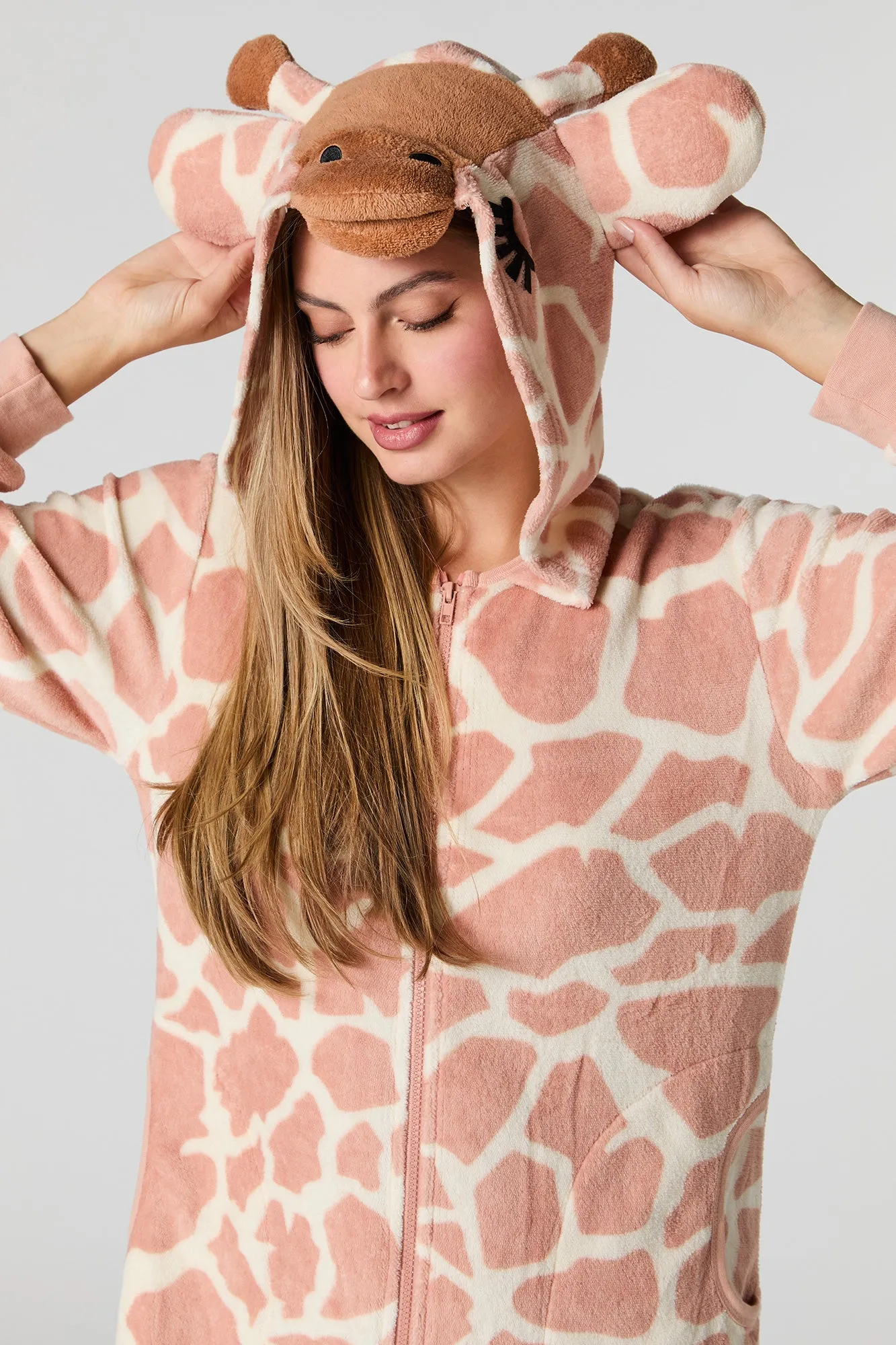 Combinaison en peluche Girafe 3D sold by Urban Planet