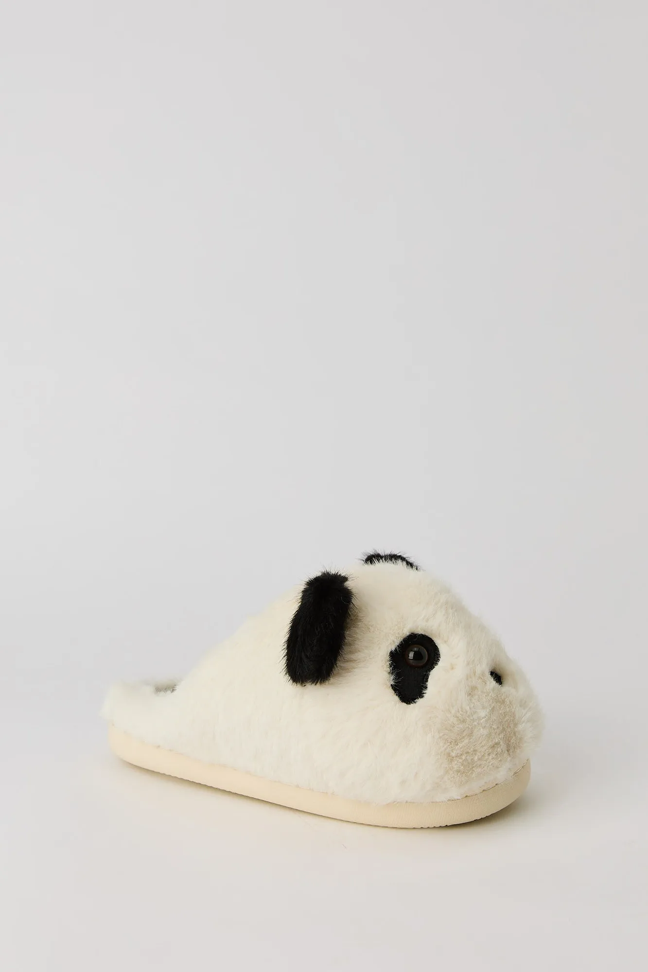 Pantoufles en peluche panda sold by Urban Planet product image thumbnail 3