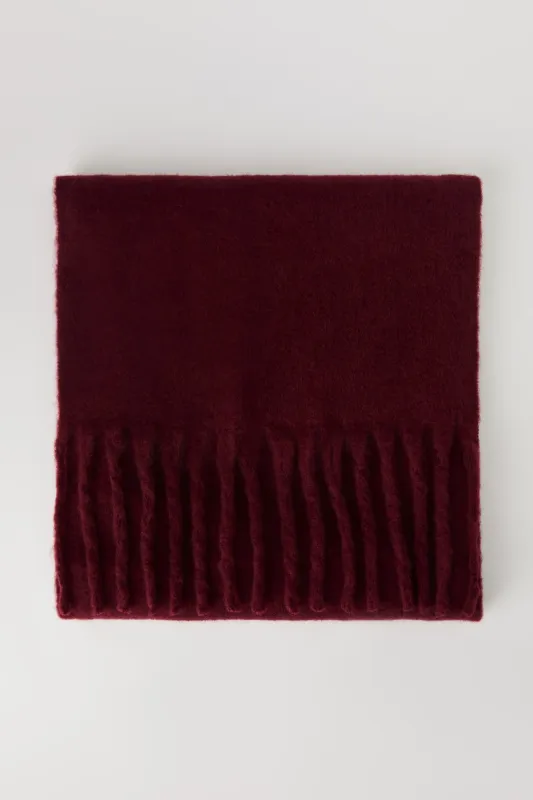 Écharpe sold by Urban Planet