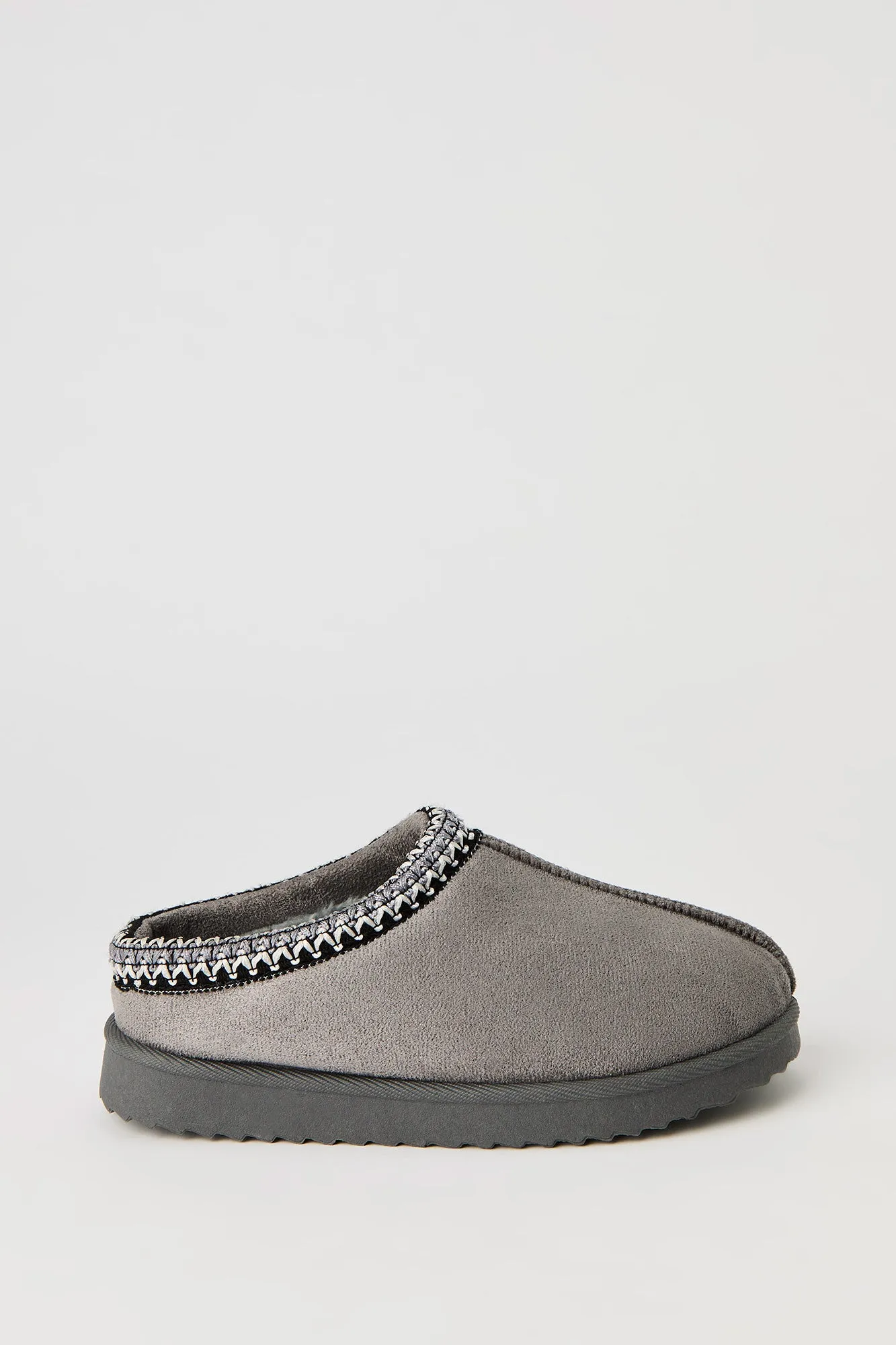 Pantoufles-bottillons brodés en similisuède pour enfant sold by Urban Planet