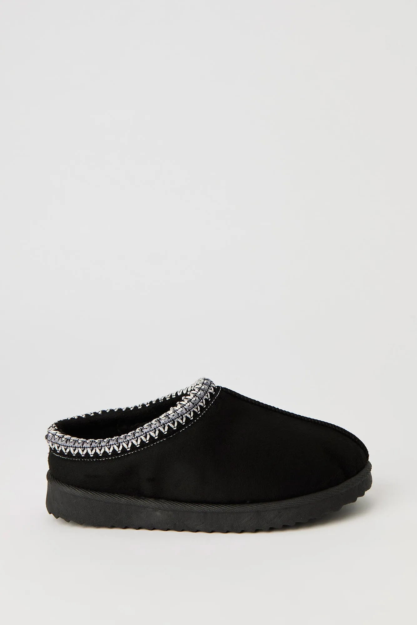 Pantoufles-bottillons brodés en similisuède pour enfant sold by Urban Planet product image thumbnail 2