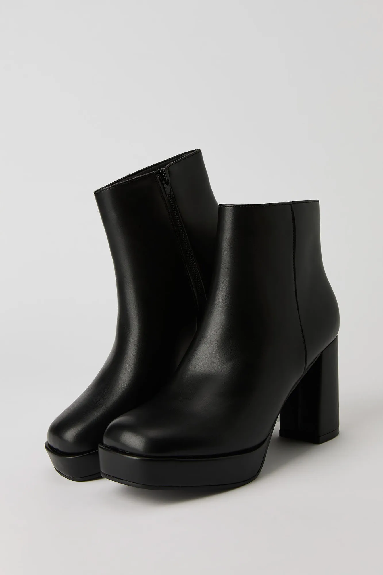 Bottillons à semelle plateforme en similicuir sold by Urban Planet product image thumbnail 2